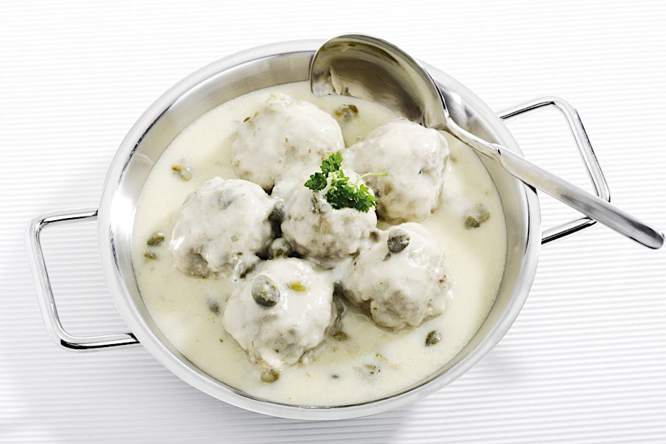 Königsberger Klopse sind ein klassisches Gericht der Hausmannskost. Probieren Sie unser Rezept für die leichte Variante.&nbsp;