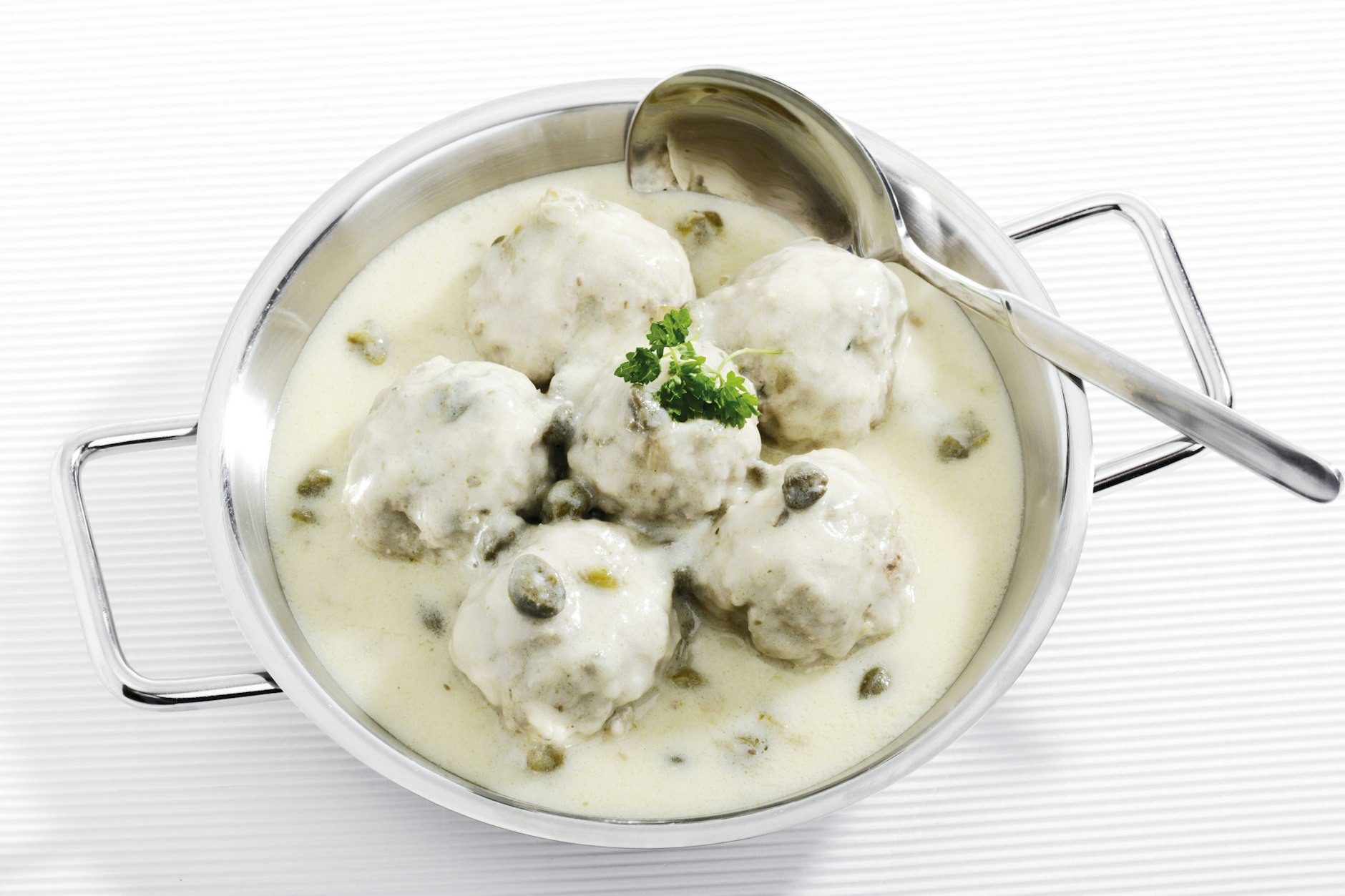 Königsberger Klopse sind ein klassisches Gericht der Hausmannskost. Probieren Sie unser Rezept für die leichte Variante. 