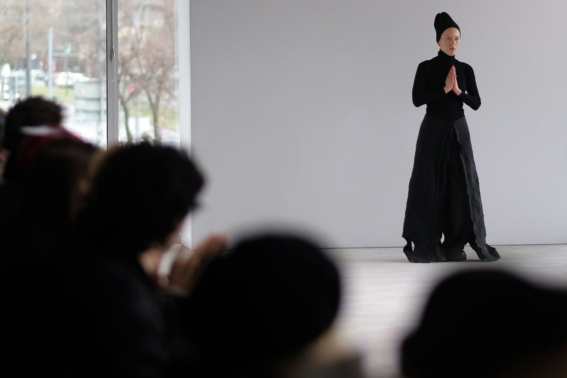 Designerin Irina Dzhus präsentiert ihre Herbst-/Winterkollektion 2024/25 auf der Berliner Fashion Week 2024.