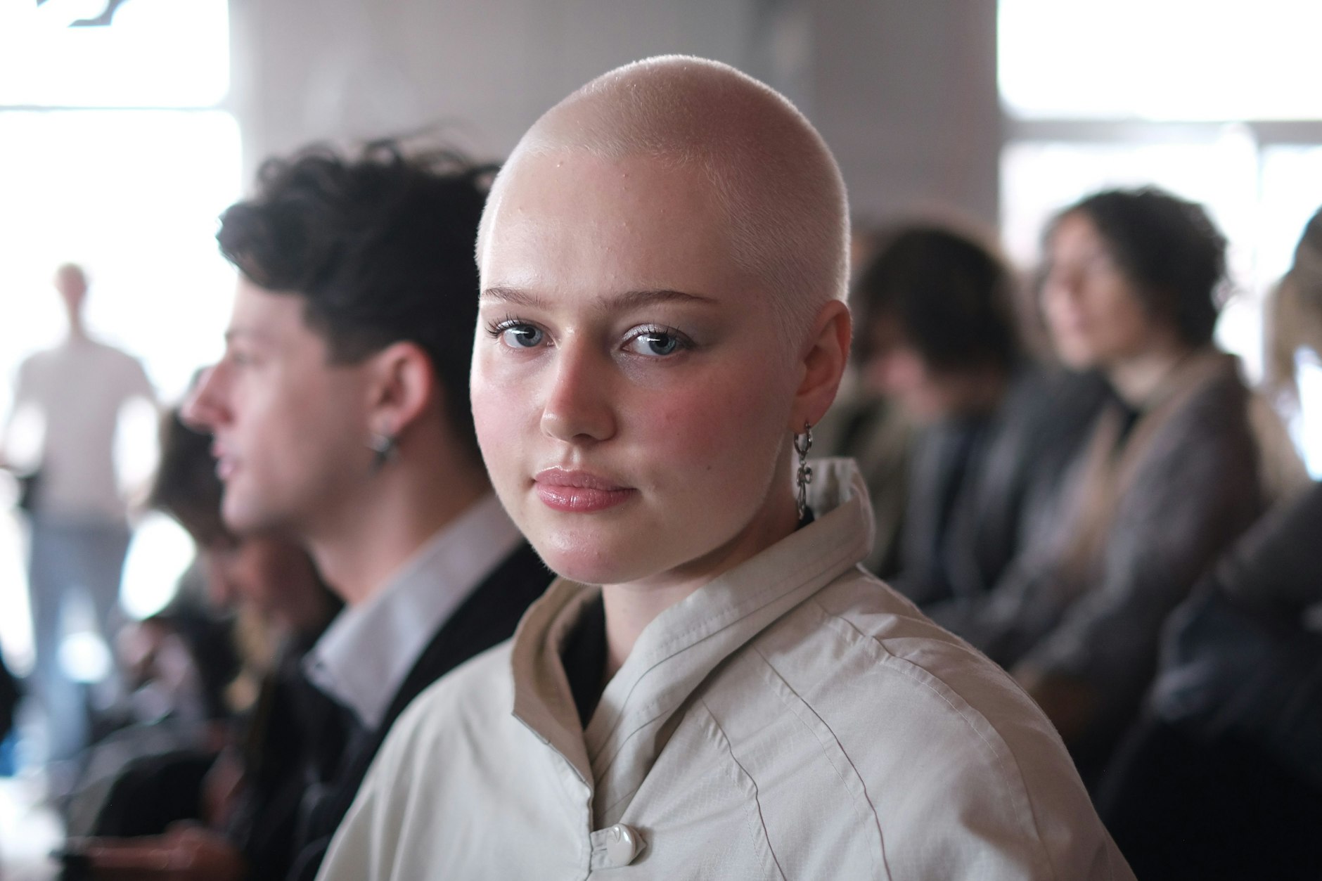 Paula Reschke von Berlin Fashion Positions schaut sich die Schau von Irina Dzhus auf der Berliner Fashion Week 2024 an.
