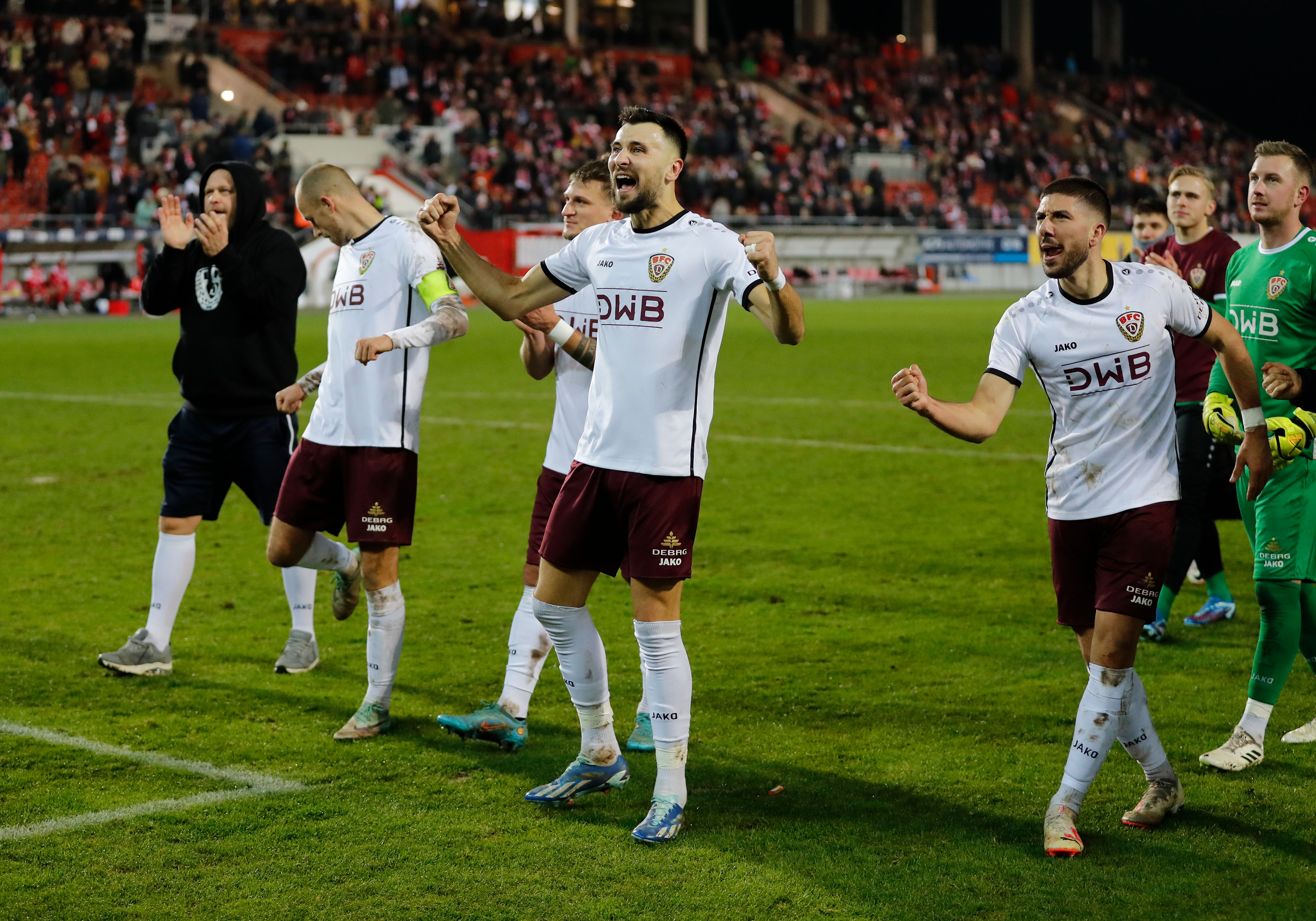 Jagd auf Platz 1: BFC Dynamo brennt, Greifswald patzt