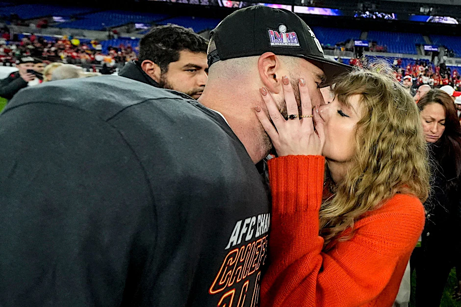 dpatopbilder - Travis Kelce unter Druck - Taylor Swift hat vorgelegt.  