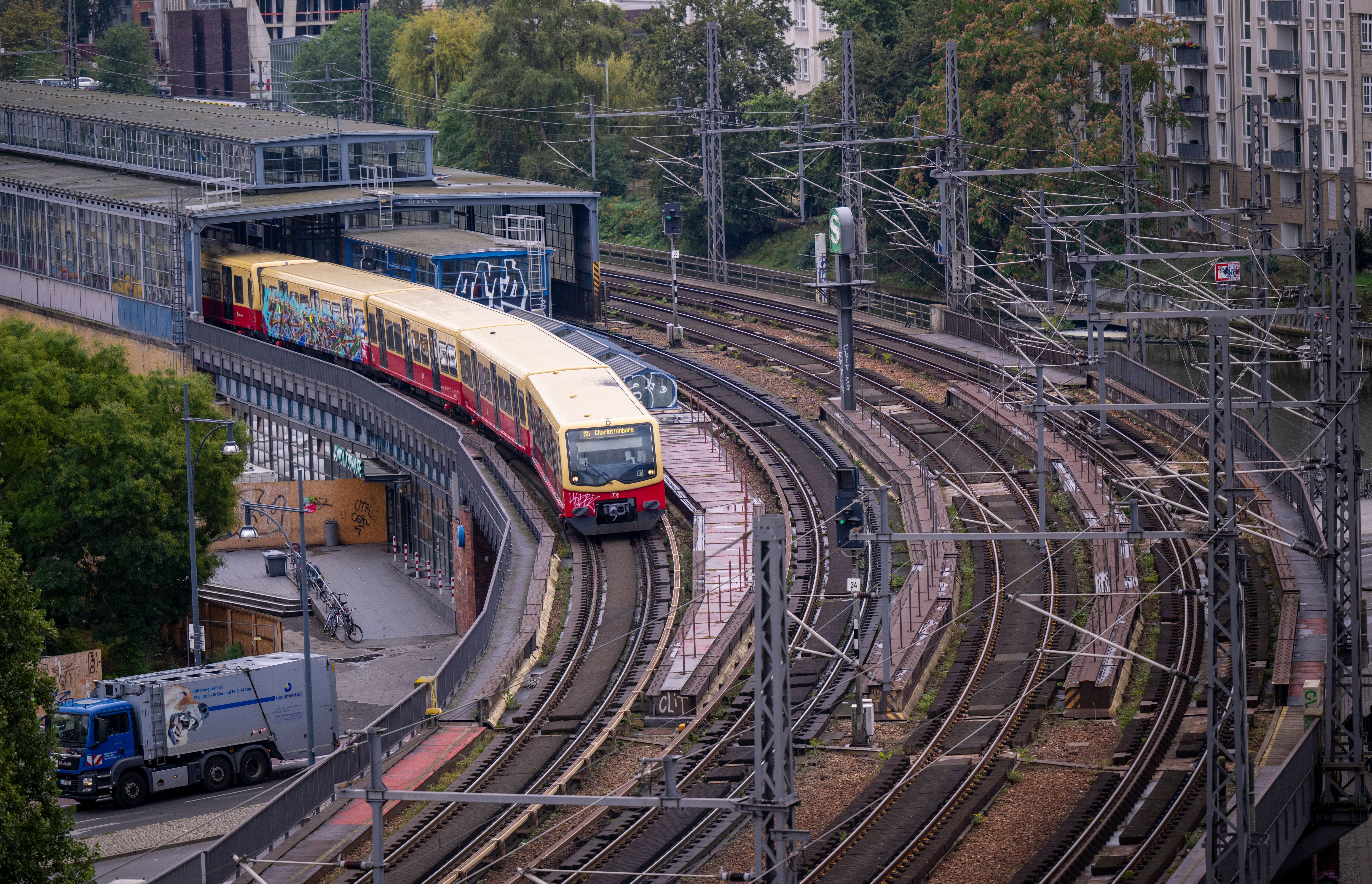 Verdammte Kabeldiebe: Berliner S-Bahnverkehr auf vier Strecken gestört
