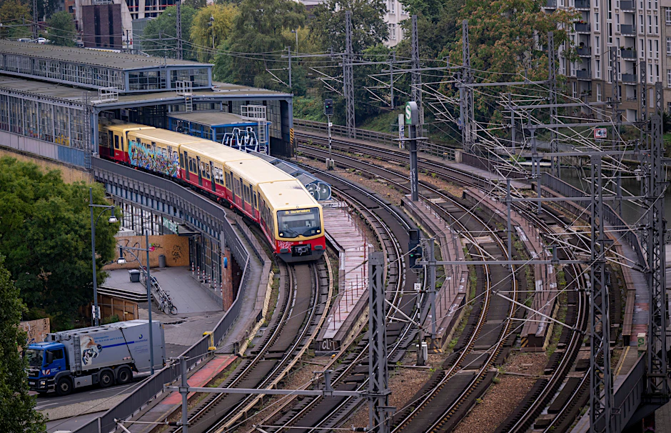 Wegen eines Kabeldiebstahls kommt es bei der Berliner S-Bahn derzeit zu Ausfällen und Verspätungen.&nbsp;