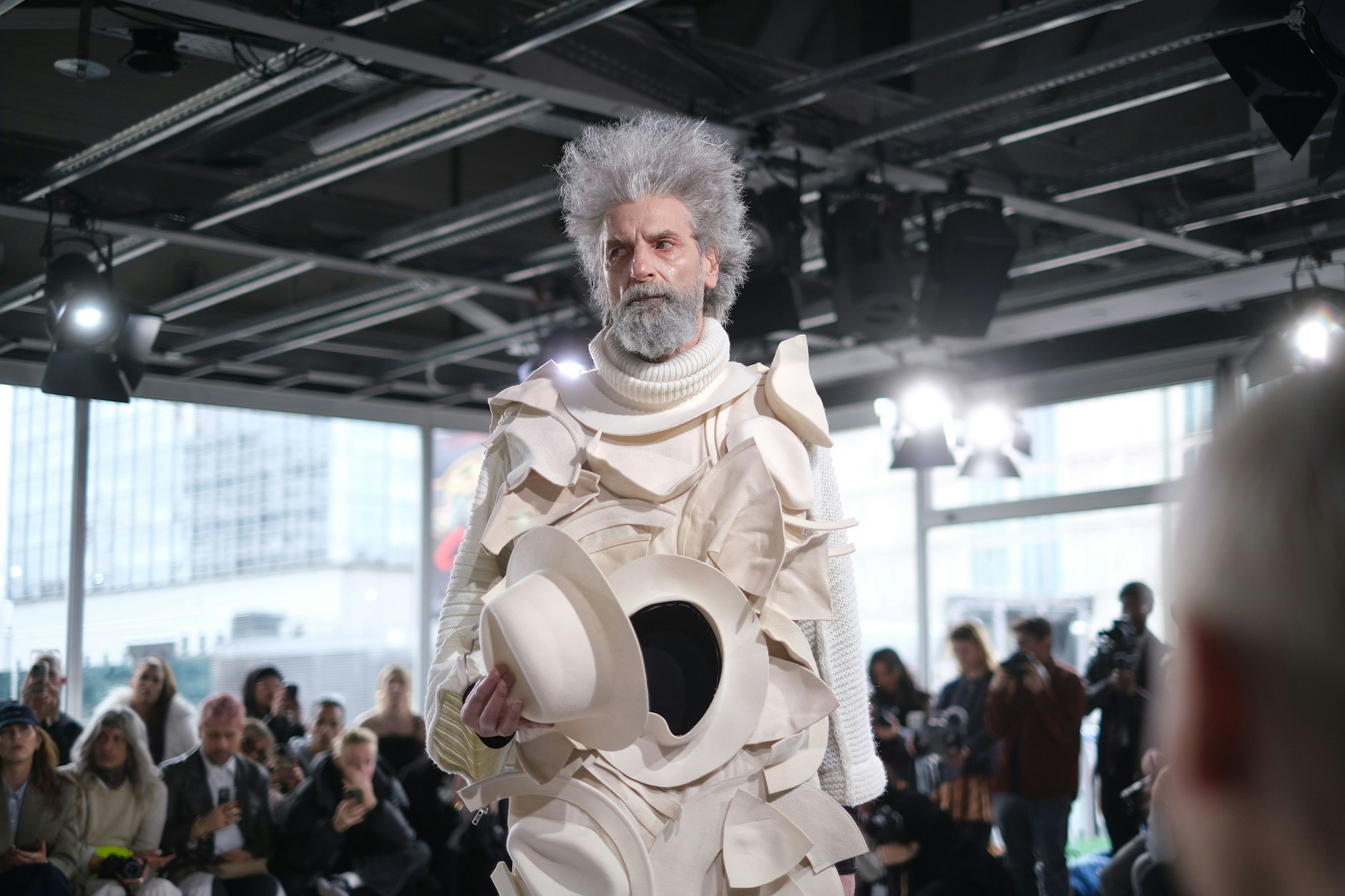 Show im Pressecafé an der Karl-Liebknecht-Straße