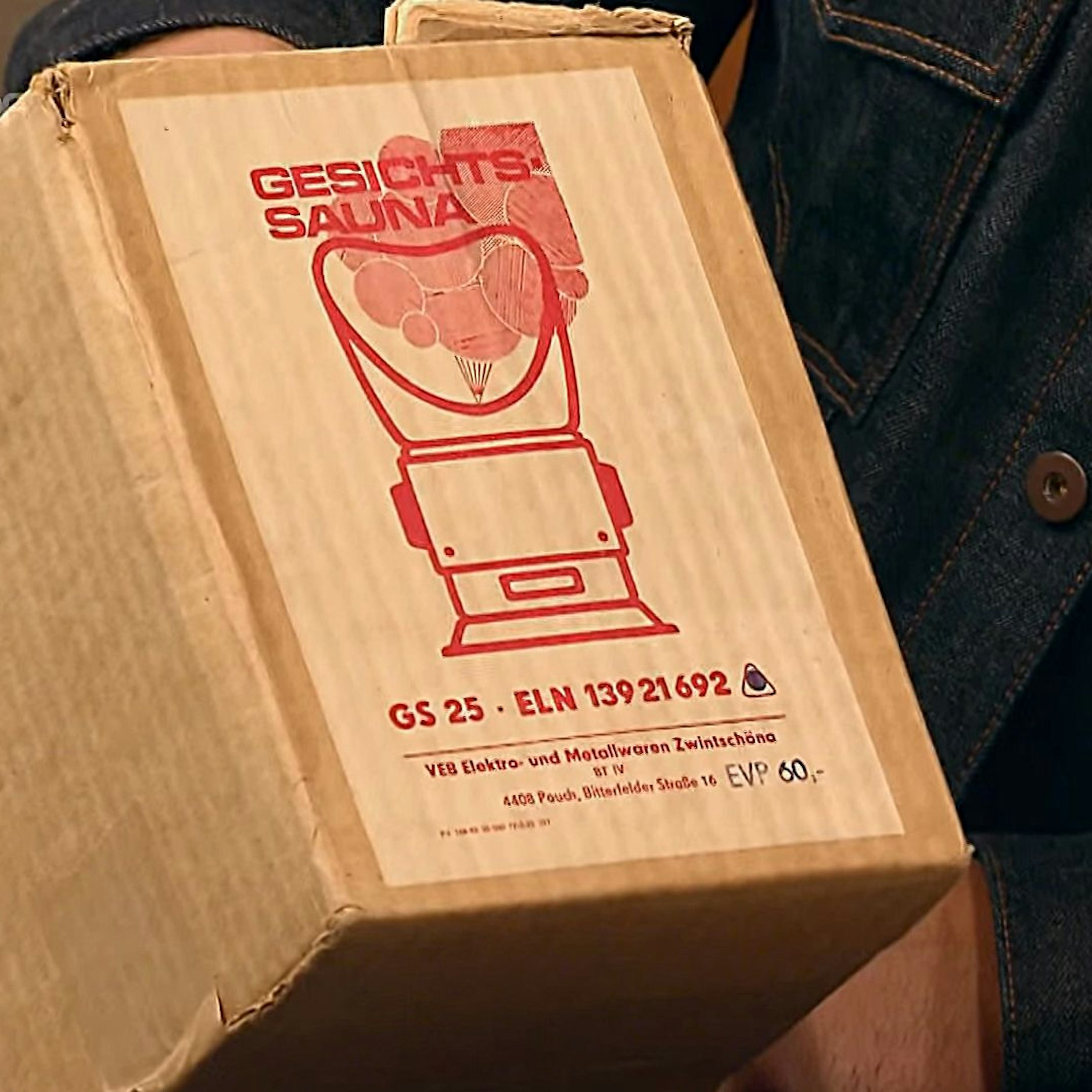 Die Gesichts-Sauna aus der DDR landete sogar in der Original-Verpackung bei „Bares für Rares“.