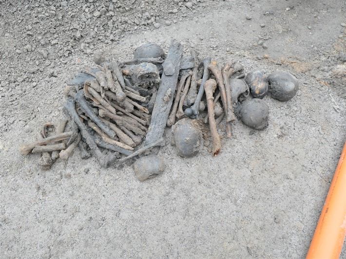 Grausiger Fund: 15 menschliche Schädel bei Haus-Abriss entdeckt!