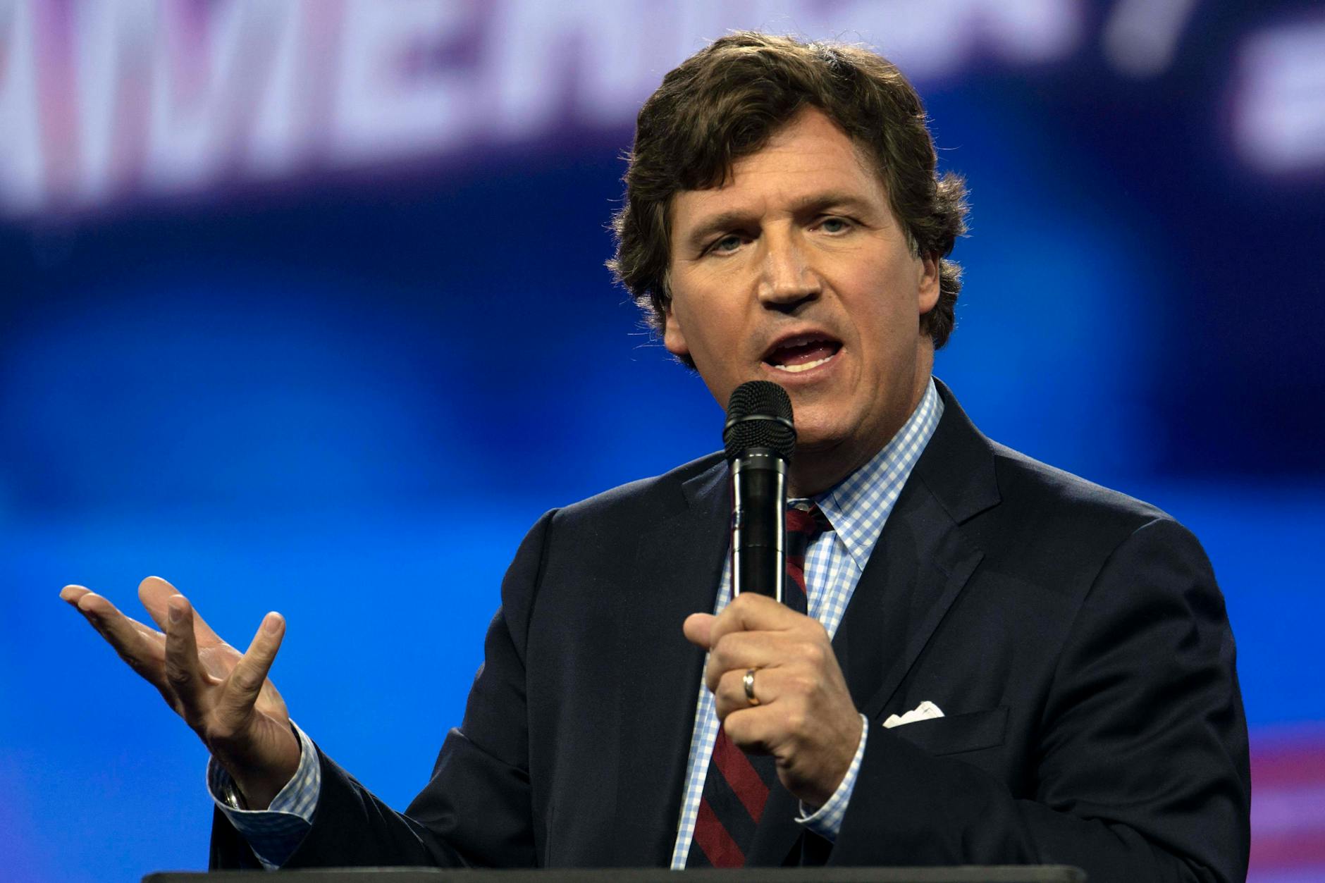 Droht dem Moderator die berüchtigte Sanktionsliste der EU?