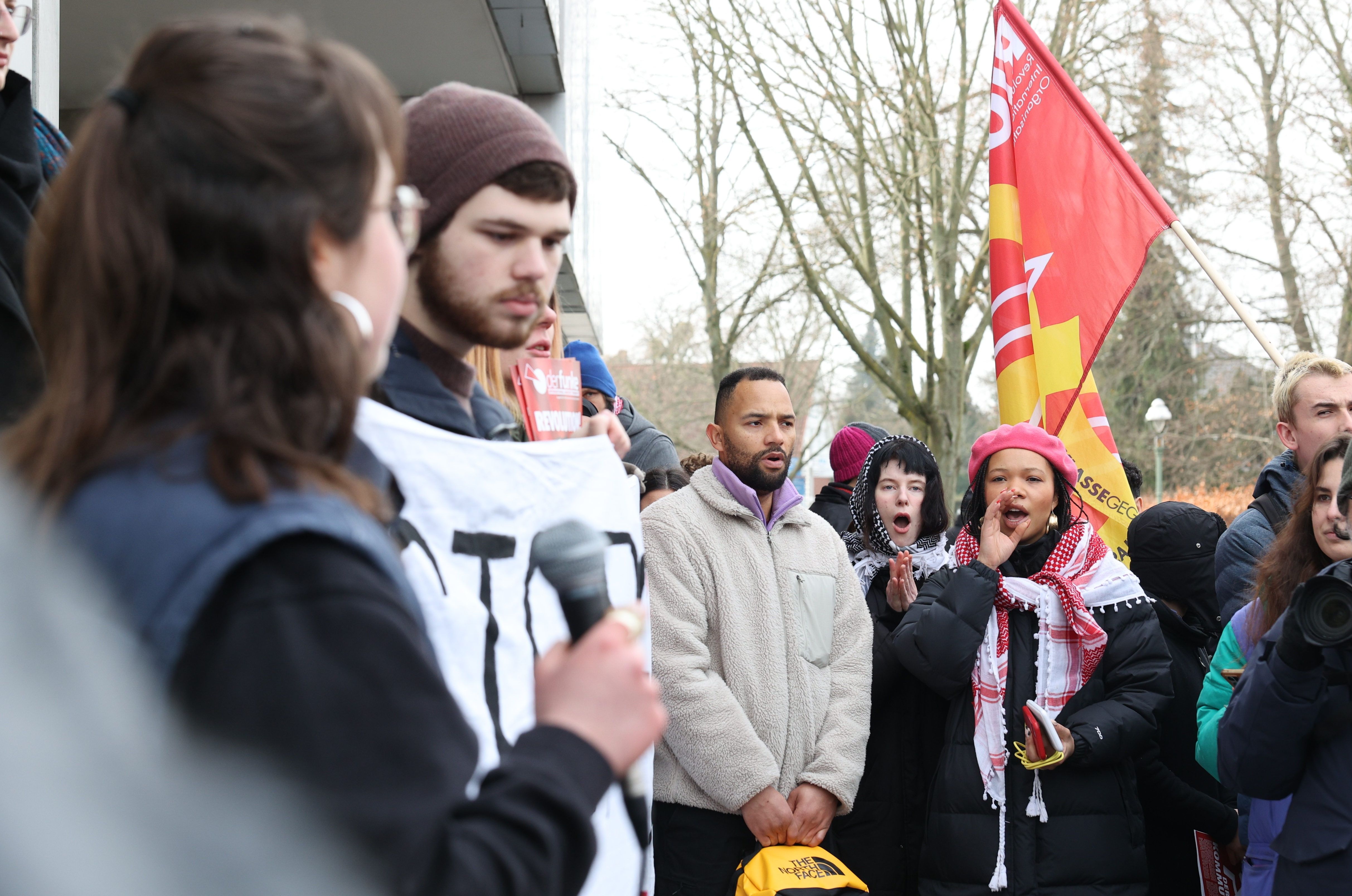 FU Berlin: Pro-Palästina-Demo nach Angriff auf Juden – „Vorfall ist nicht auf Unigelände passiert“
