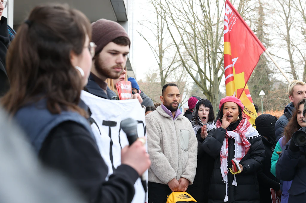 Pro-Palästina-Studenten nach brutalem Angriff auf Juden an der FU Berlin: „Nicht auf Unigelände passiert“