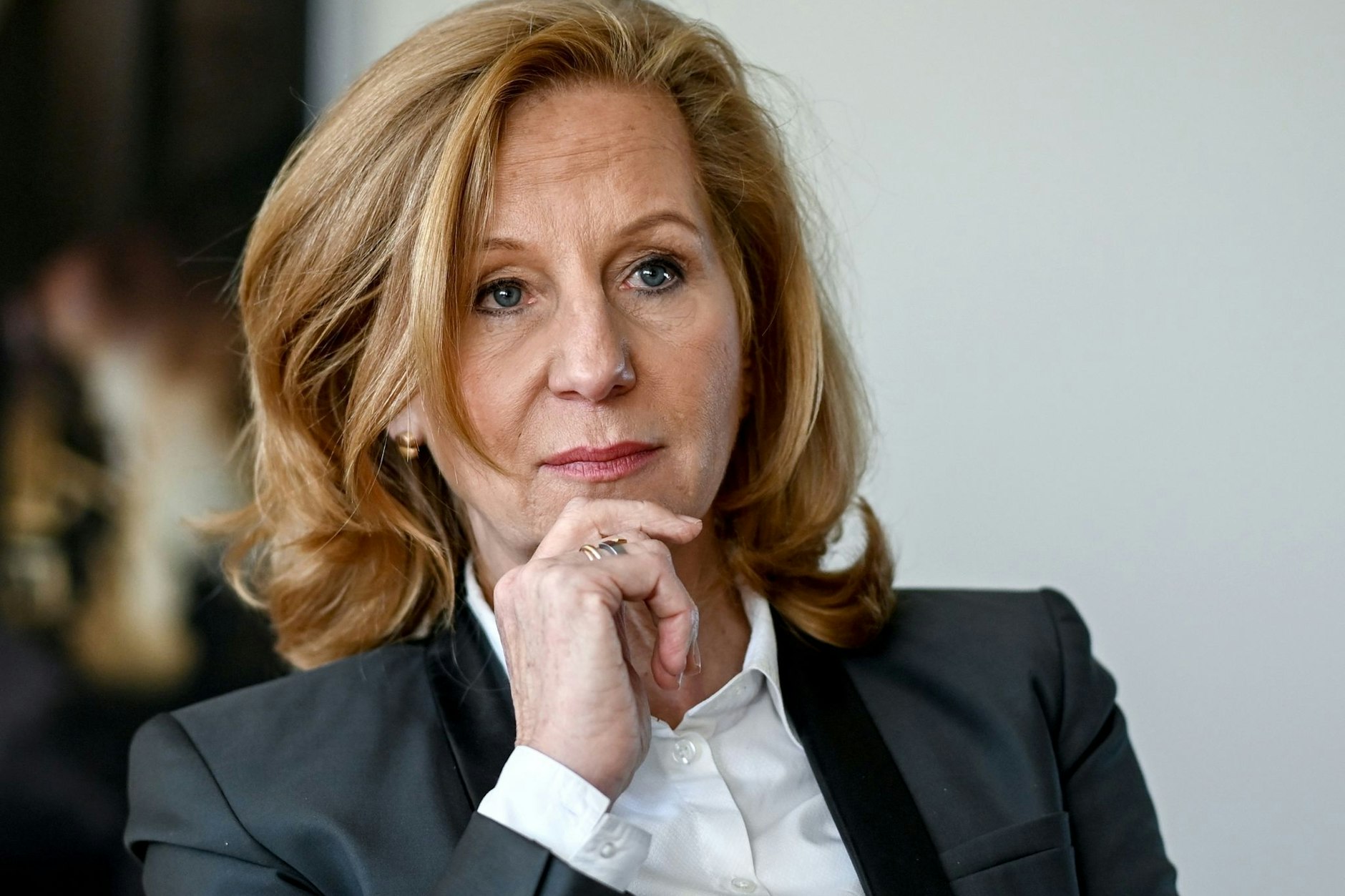Hohe Abfindung und Ruhegeld: Die ehemalige RBB-Intendantin Patricia Schlesinger soll den entsprechenden Vertrag unterschrieben haben, wie rbb24-Recherche berichtet.&nbsp;