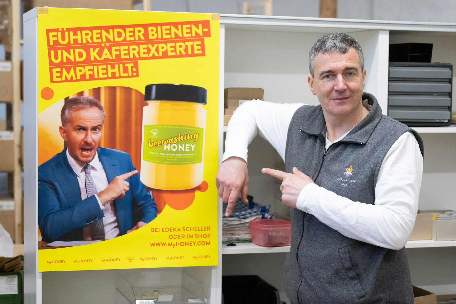 Moderator Jan Böhmermann klagte gegen die Honig-Werbung von Imker Rico Heinzig – und verlor.