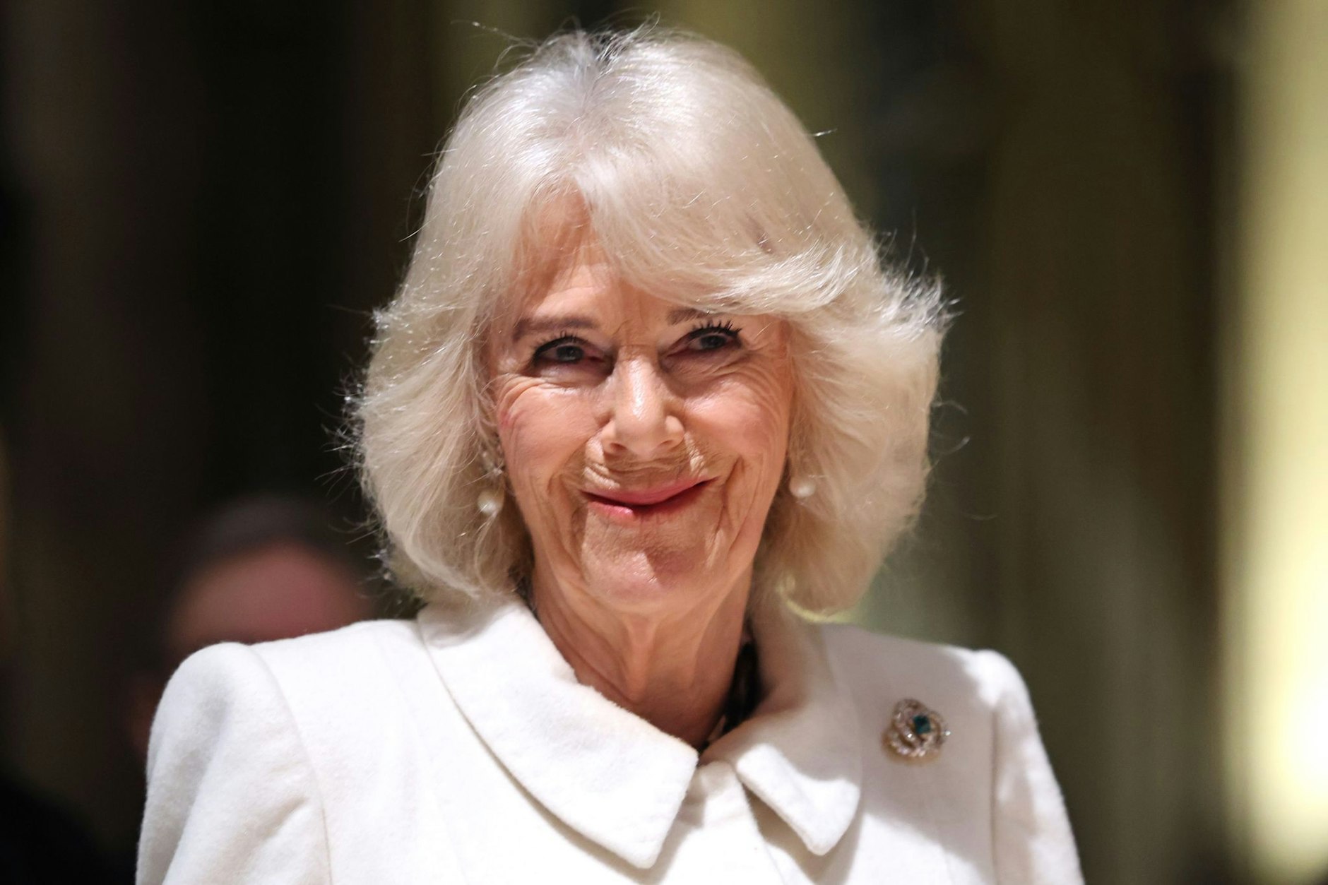 Königin Camilla nahm an einem musikalischen Abend in der Kathedrale von Salisbury teil, um die Arbeit lokaler Wohltätigkeitsorganisationen zu würdigen. Sie sprach auch über den Zustand von ihrem Ehemann, König Charles, der an Krebs erkrankt ist.&nbsp;