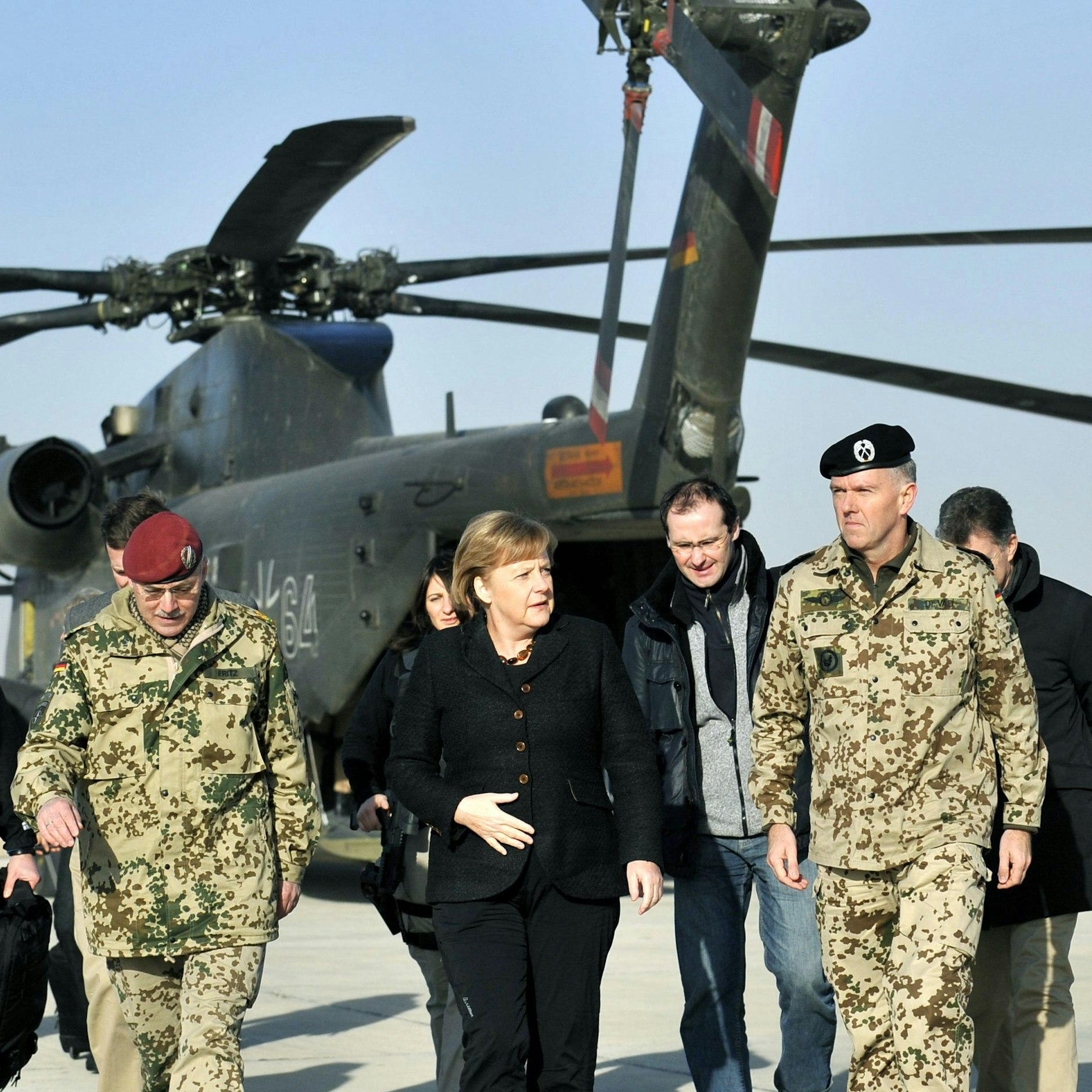 Erich Vad mit Angela Merkel in Afghanistan