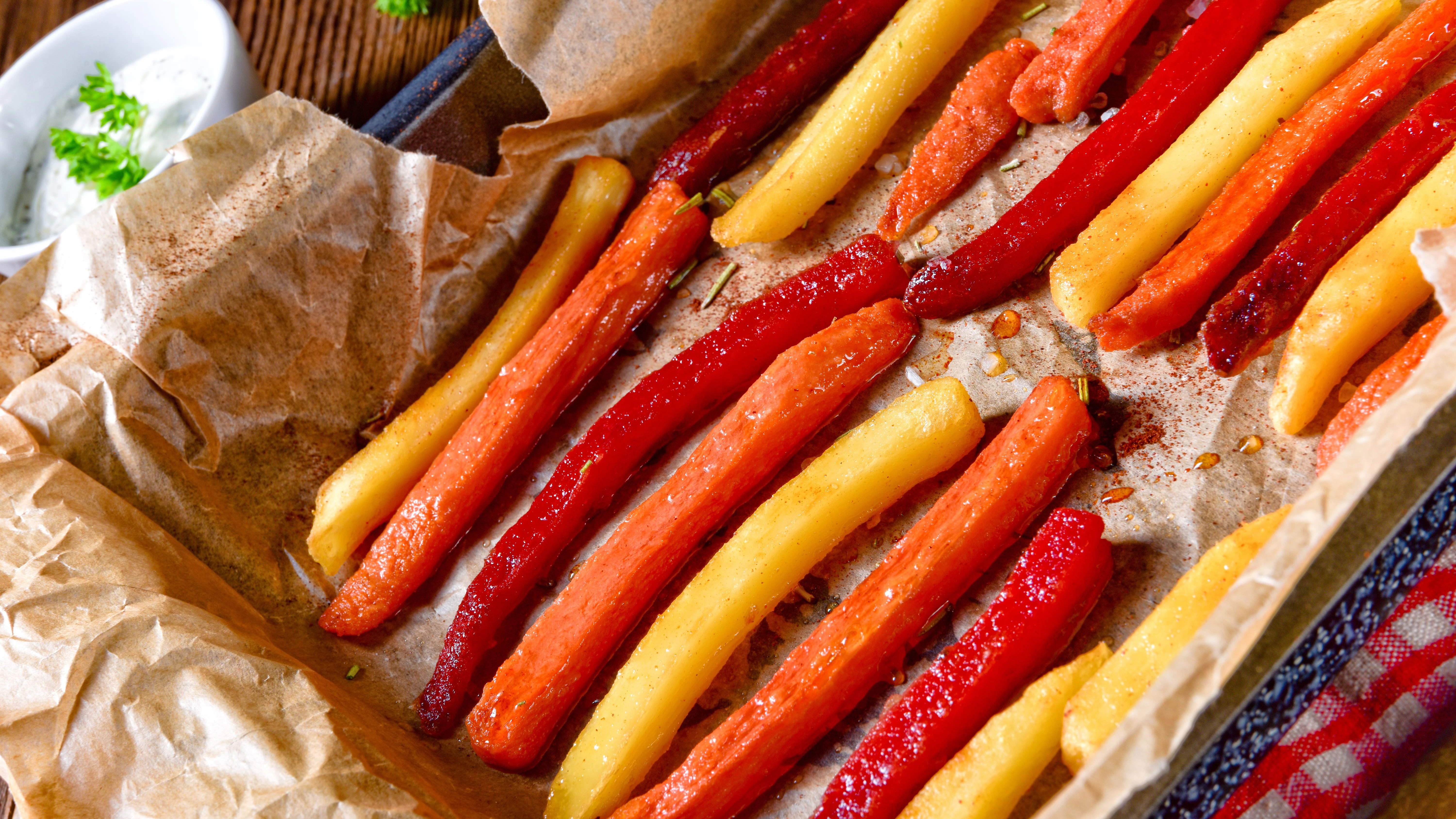 Die leckeren Paprika-Sticks aus dem Ofen sind schnell gemacht - und das Rezept ist sehr einfach.