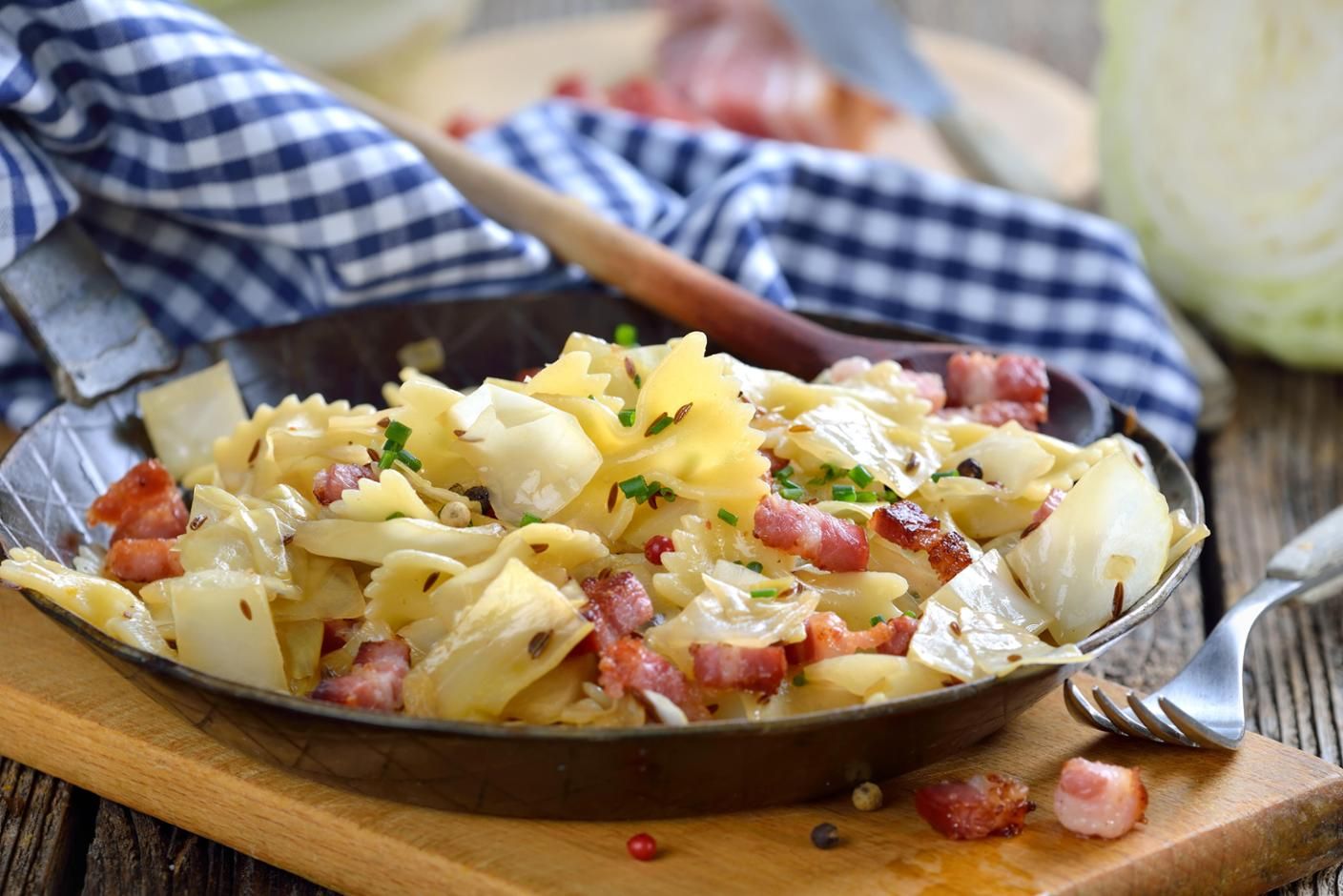 Krautnudeln Rezept: So zaubern Sie Omas traditionelle Nudel-Pfanne ganz einfach!