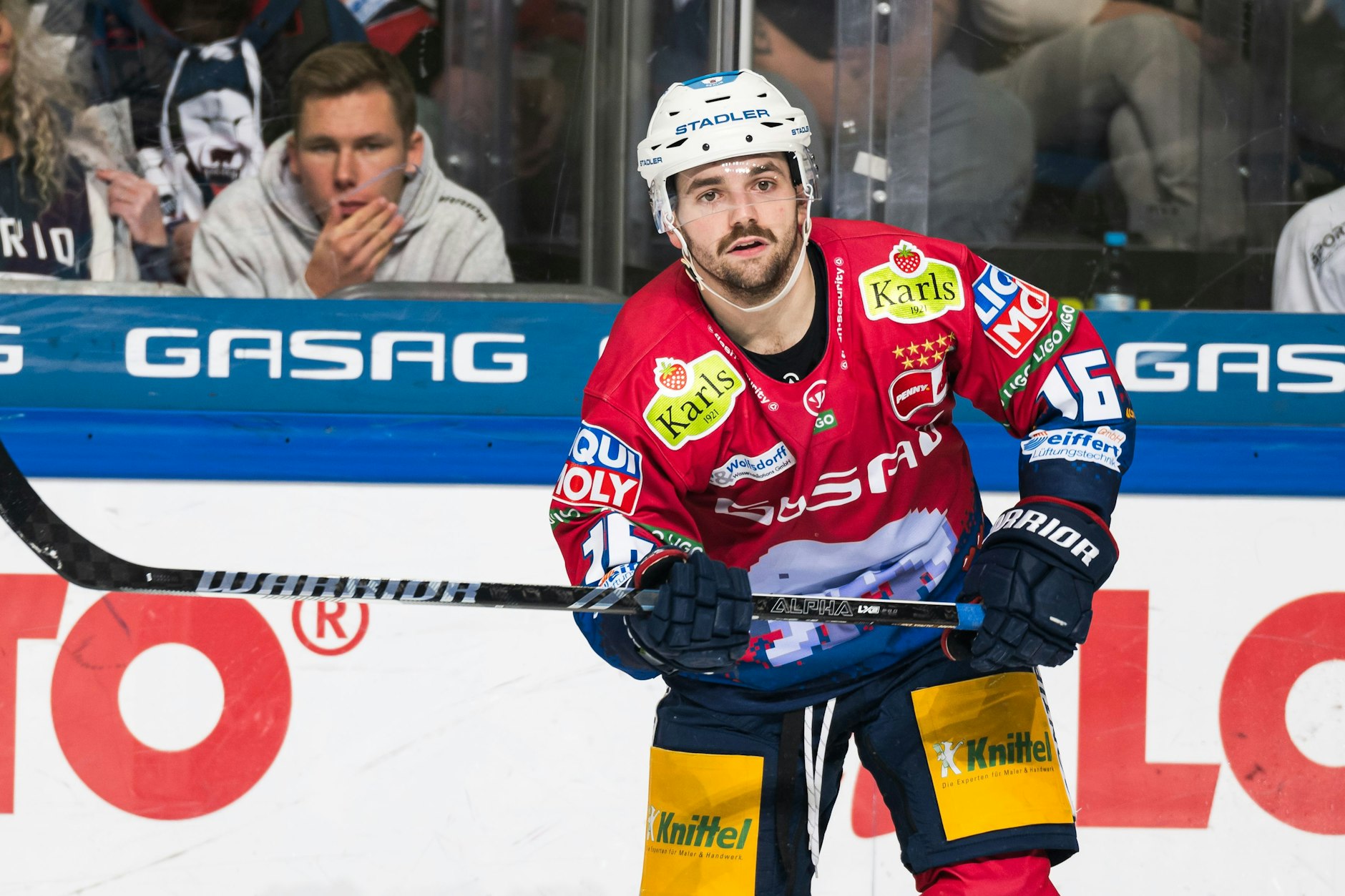 Verteidiger Ben Finkelstein trug beim 37. DEL-Spiel für die Eisbären das Trikot mit der Nummer 16.