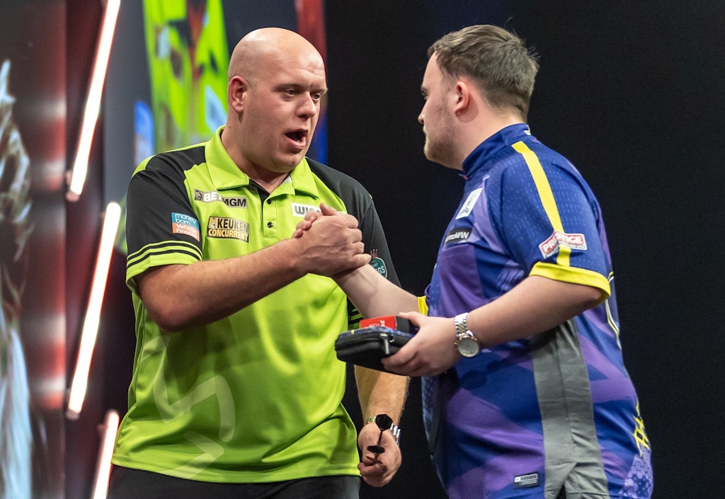 Dart Premier League in Berlin Weltmeister Michael van Gerwen schlägt
