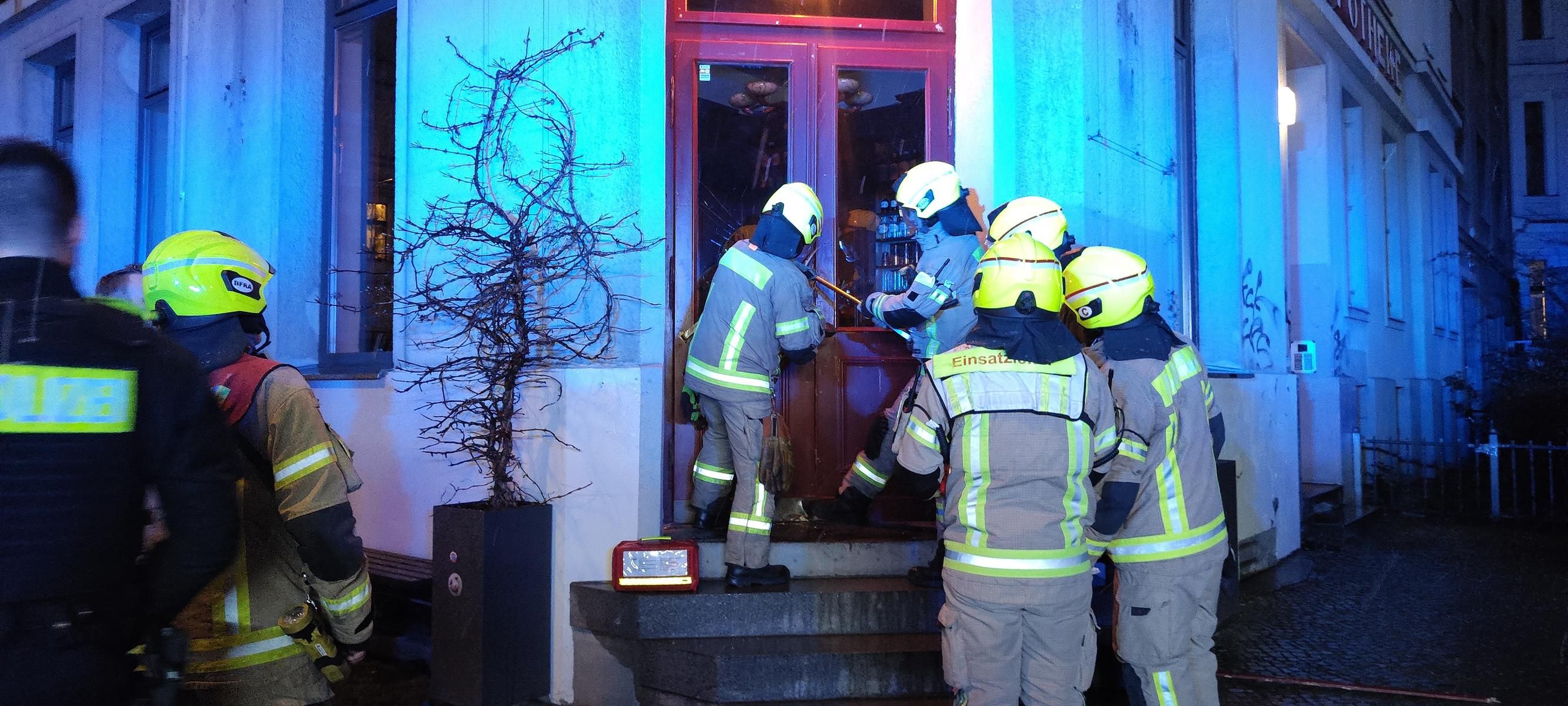 Alarm in Kreuzberg – Feuerwehr muss Kerze auspusten
