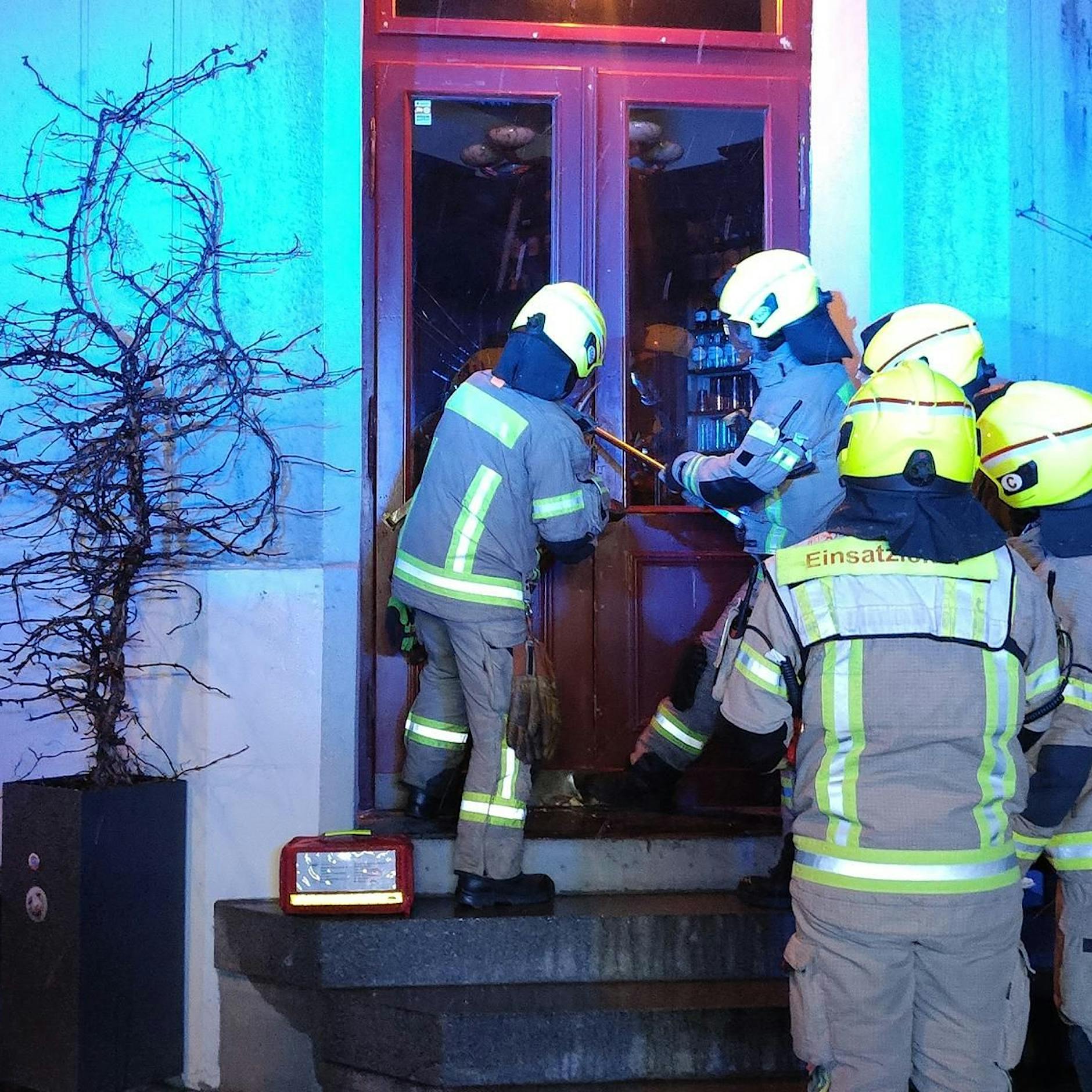 Alarm in Kreuzberg – Feuerwehr muss Kerze auspusten