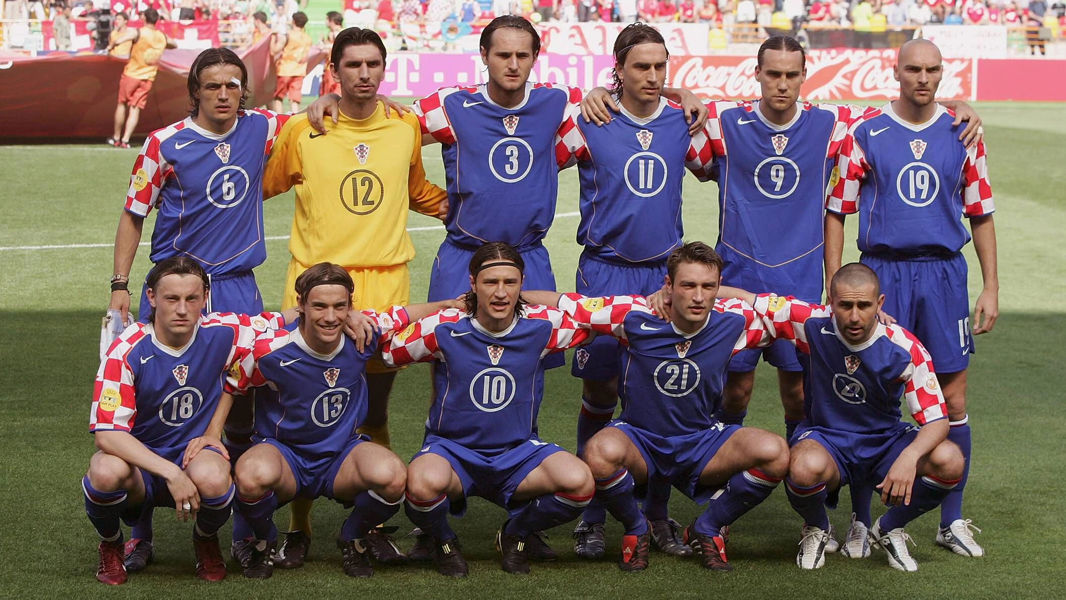 Kroatiens Nationalelf bei der EM 2004. Nenad Bjelica (recht unten) neben Robert und Niko Kovac.