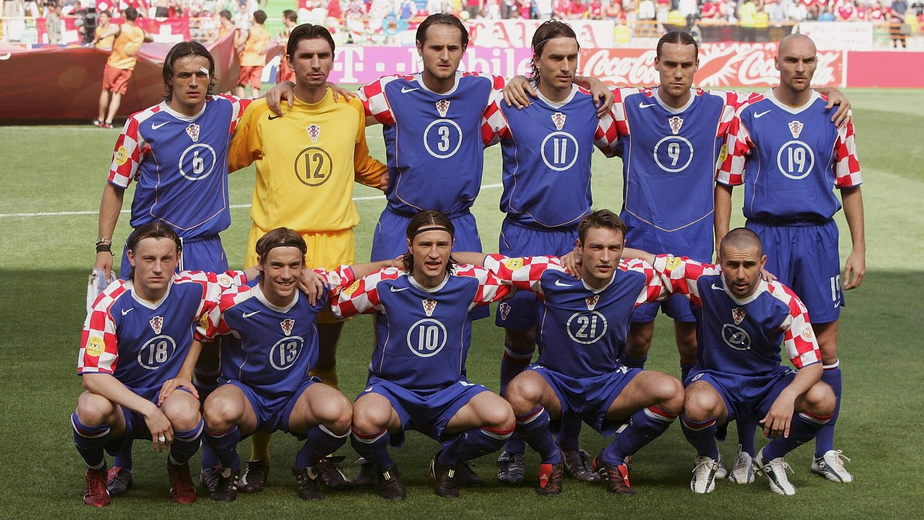 Kroatiens Nationalelf bei der EM 2004. Nenad Bjelica (recht unten) neben Robert und Niko Kovac.