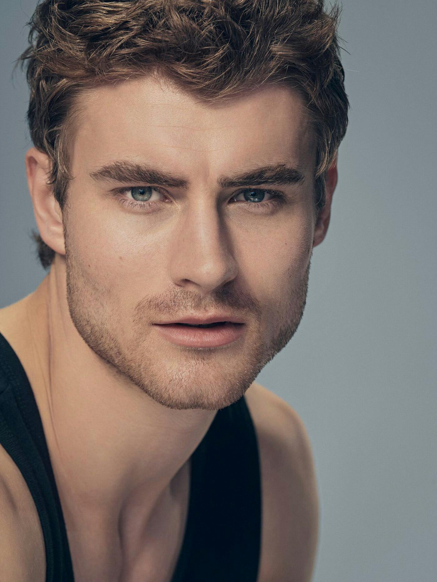 Linus spielt Basketball, kam dadurch zu ersten Modelaufträgen. „Germany<strong>’</strong>s Next Topmodel“ sieht er als Sprungbrett.