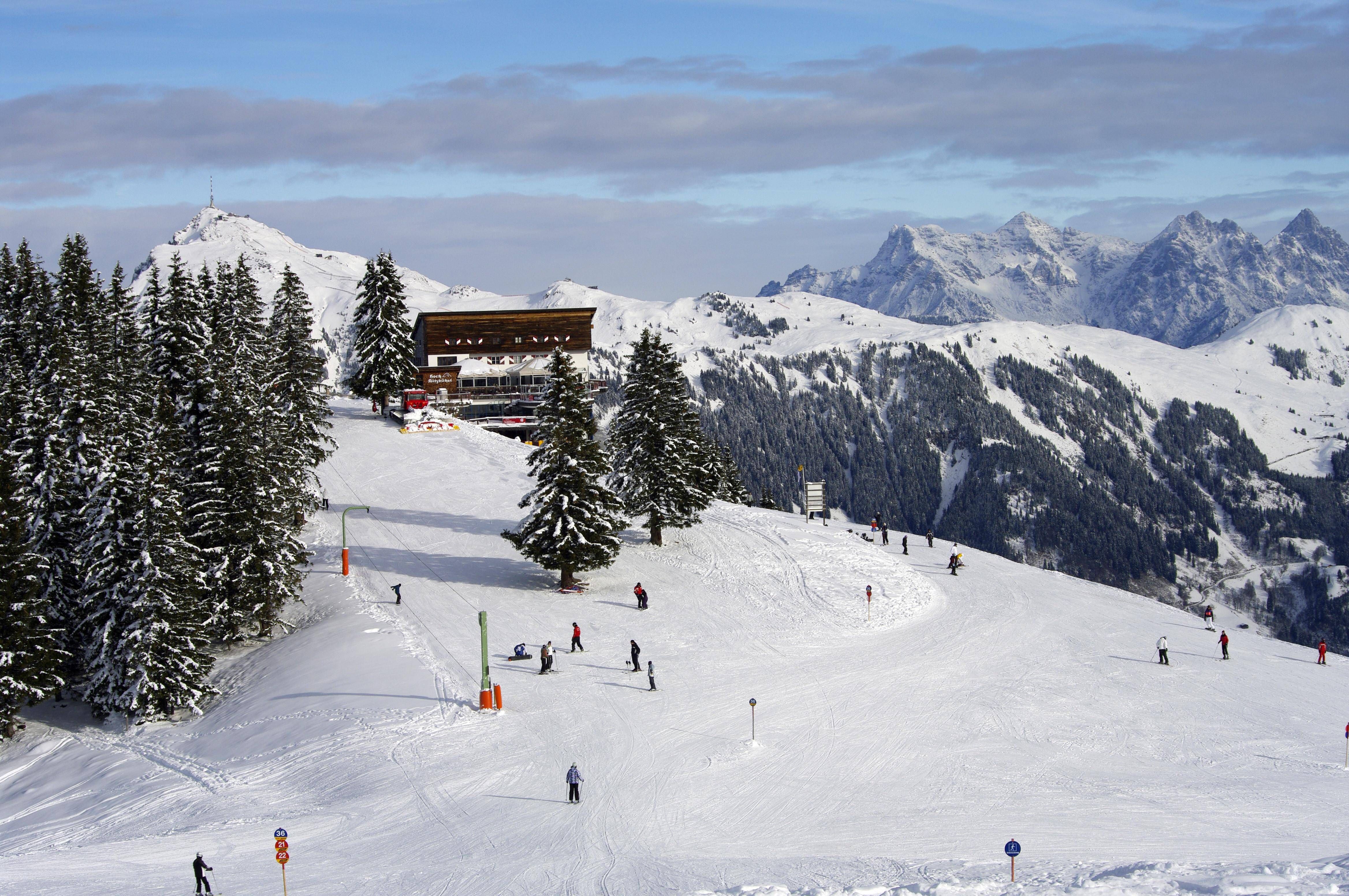 Tragödie auf der Skipiste: Mehrere schwere Unfälle, eine Berlinerin tot!