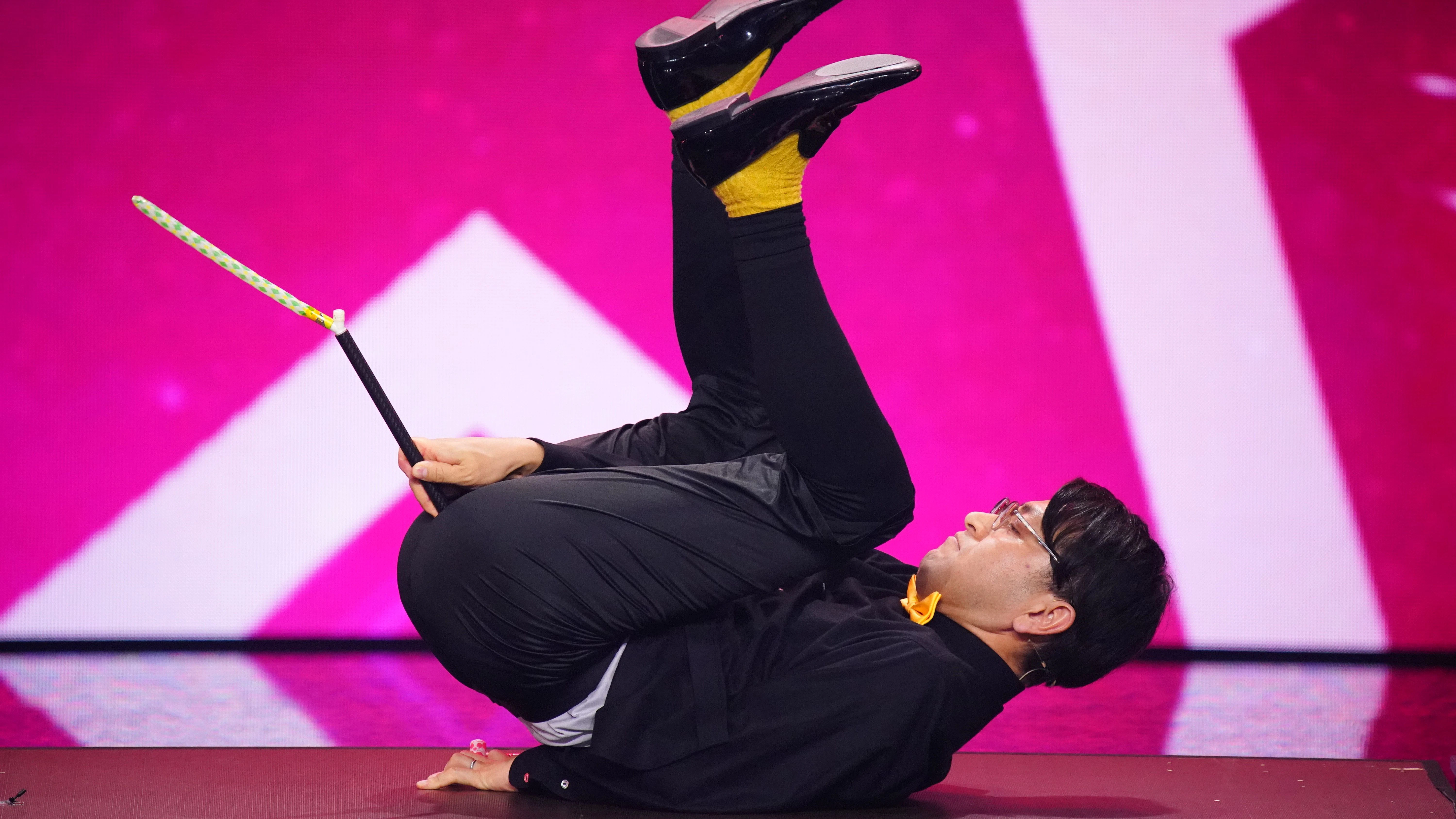 Ichikawa Koikuchi zeigt beim „Supertalent“ sein besonderes Talent - und braucht dafür nur ein Blasrohr und eine Tröte.