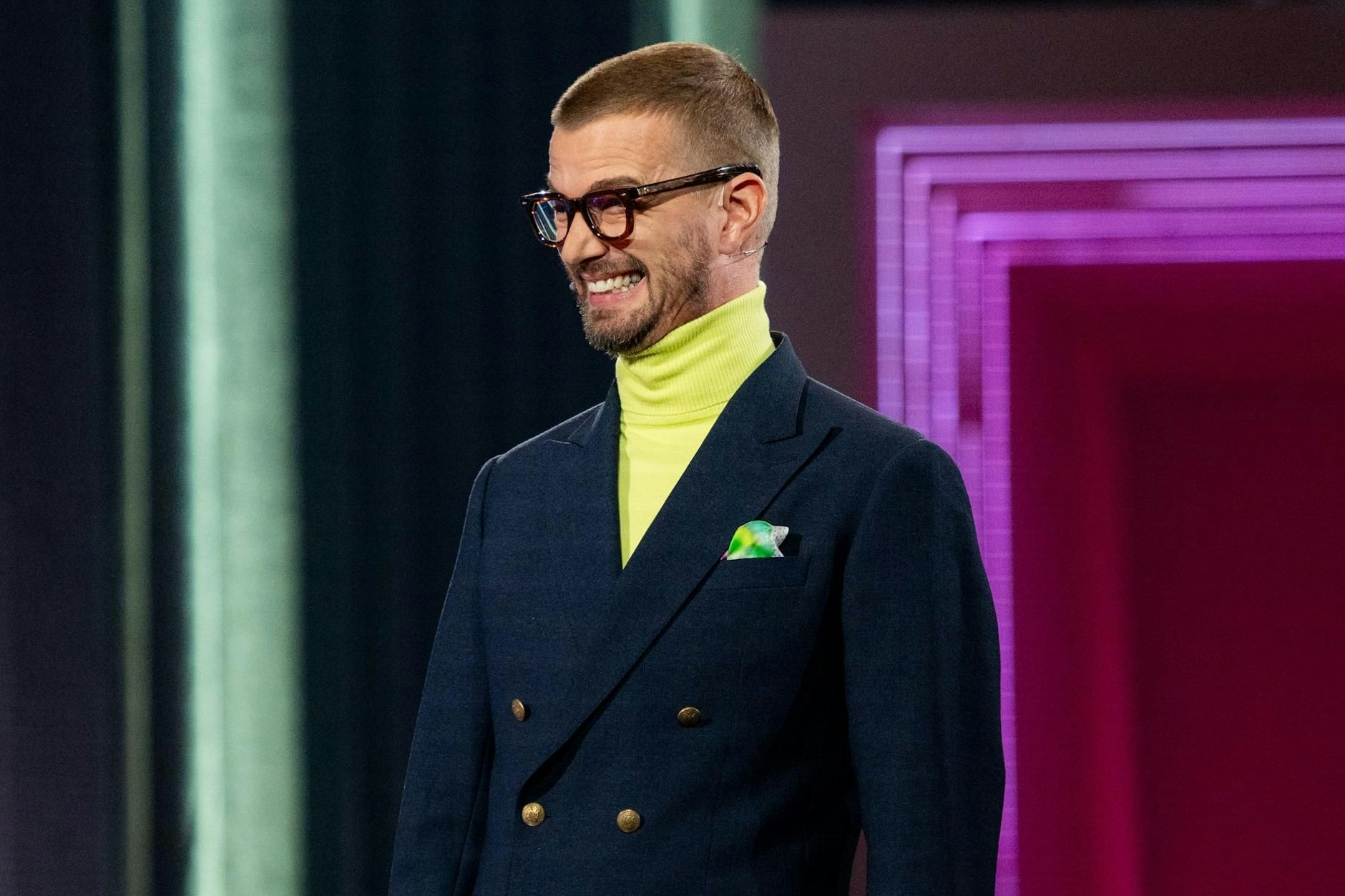 Joko Winterscheidt begrüßt bei „Wer stiehlt mir die Show?“ wieder Stars, die dem TV-Moderator die Sendung abluchsen wollen.