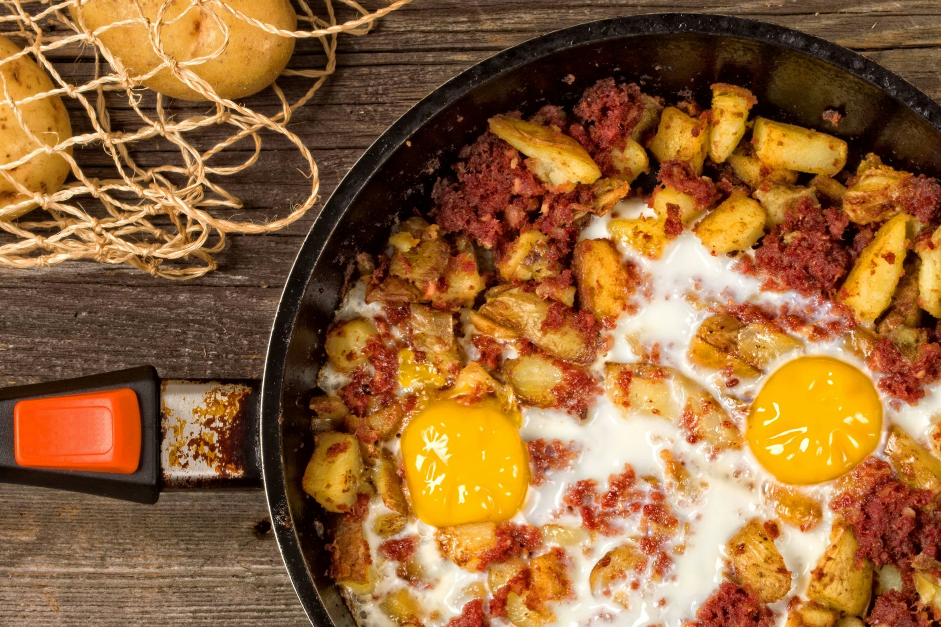 Hoppel Poppel wird aus allerlei Resten zubereitet. Das Rezept ist simpel und schmeckt richtig lecker.