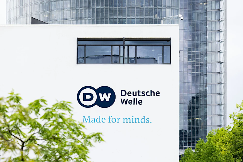 ARCHIV - Blick auf die Zentrale der Deutschen Welle.  