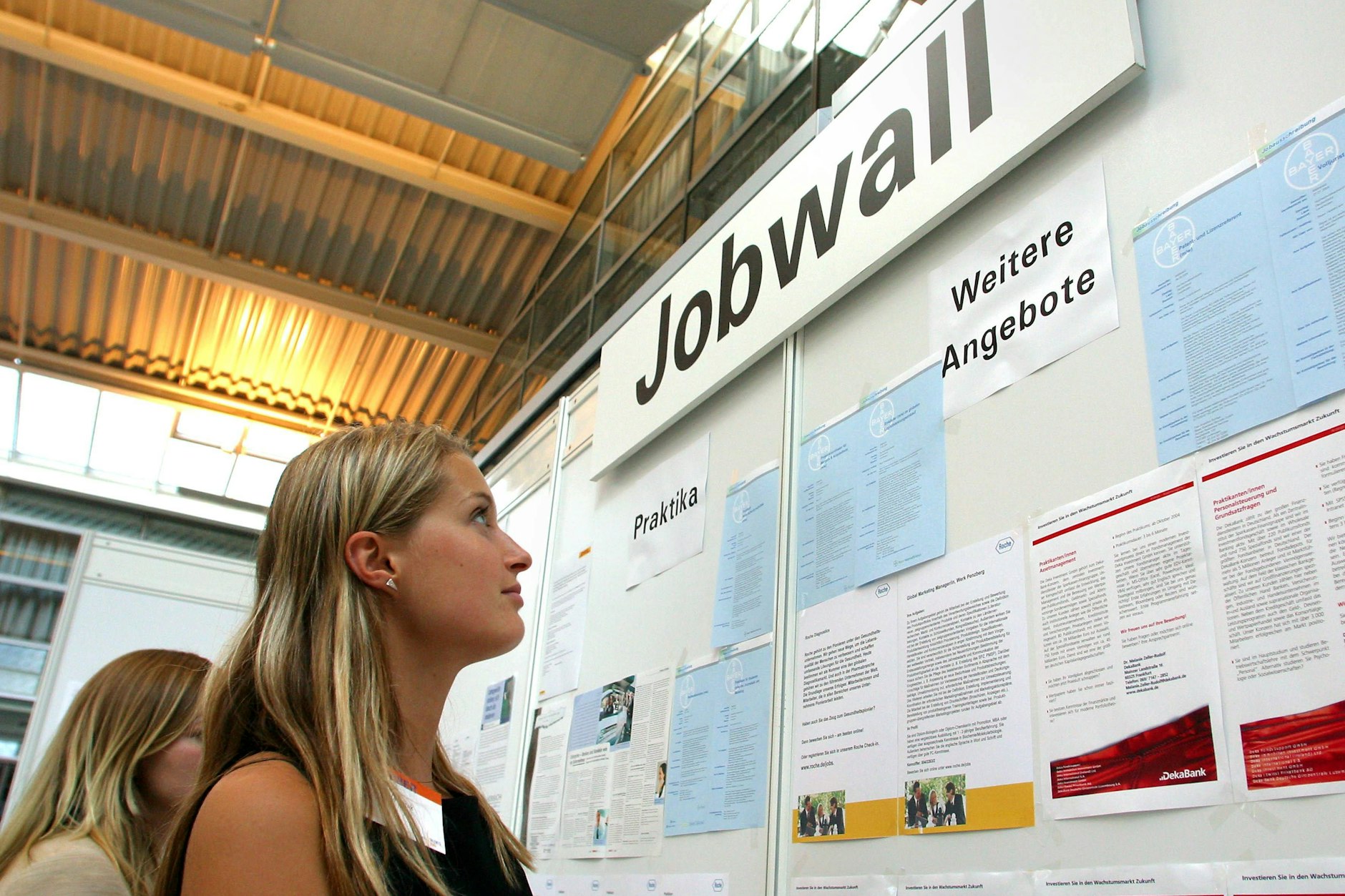 Bei der Berufsmesse in Berlin können sich Interessierte direkt bei den Arbeitgebern informieren.