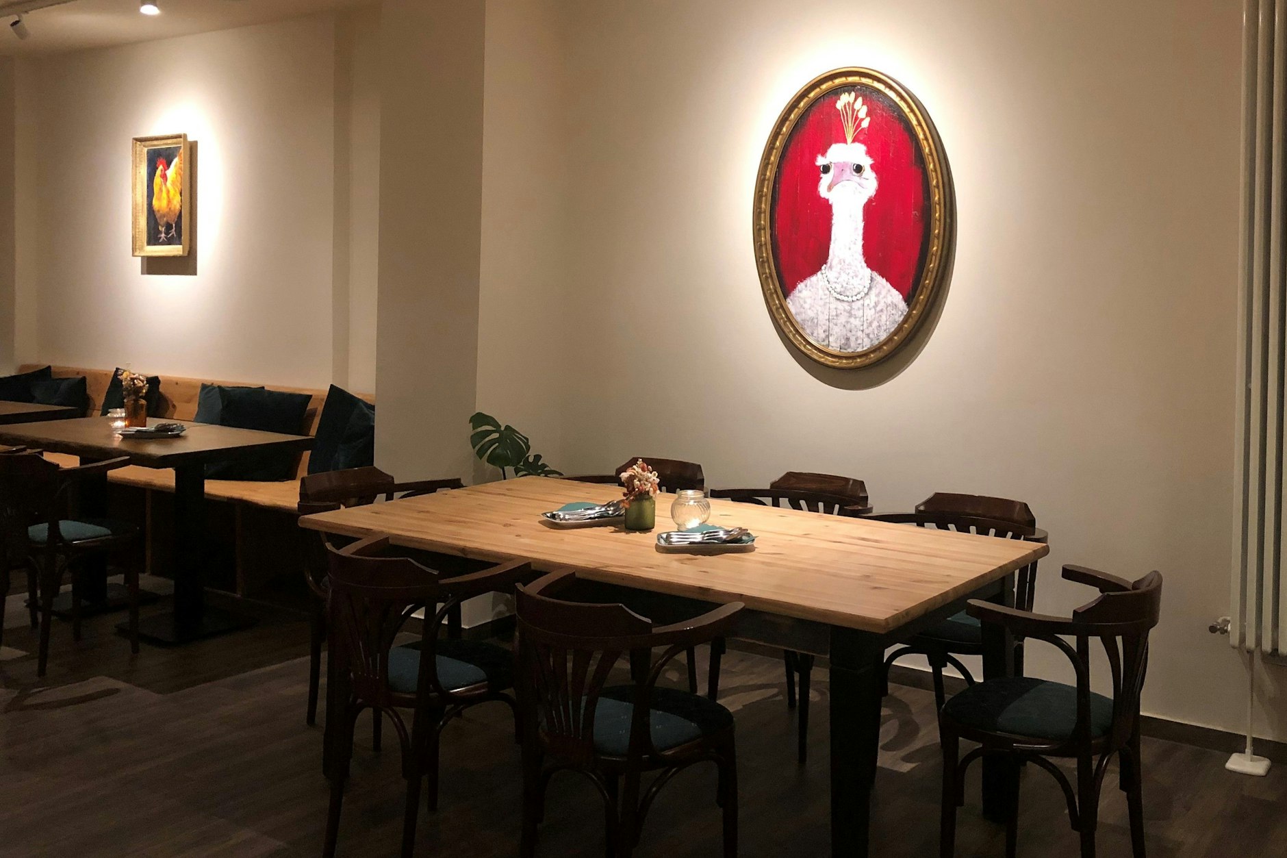 Bitte nehmen Sie Platz: Das Lokal schneidet bei unserem Autoren gut ab.