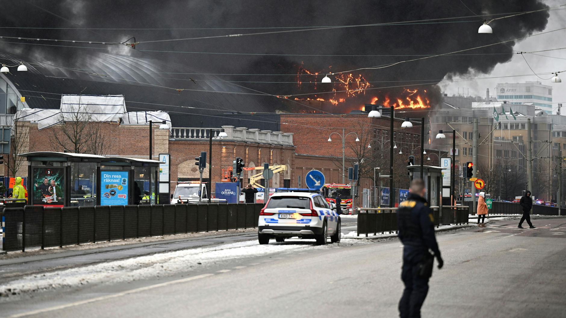 Göteborg: Das Feuer im Wasserpark des größten Vergnügungsparks der Region führte zu einer riesigen schwarzen Rauchwolke über Göteborg.