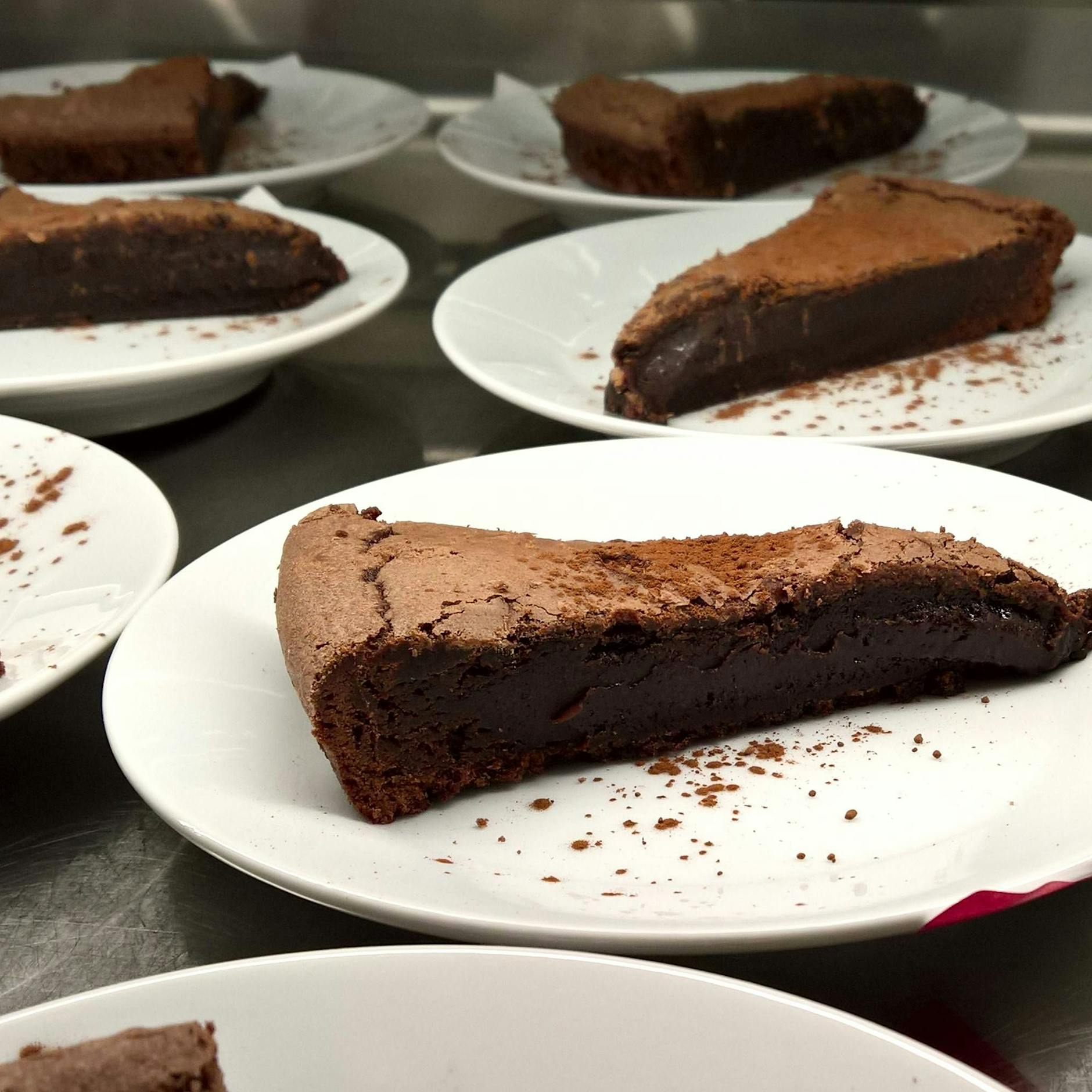 Kennen Sie Matschkuchen? Mit diesem Rezept gelingt der schwedische Schokokuchen!