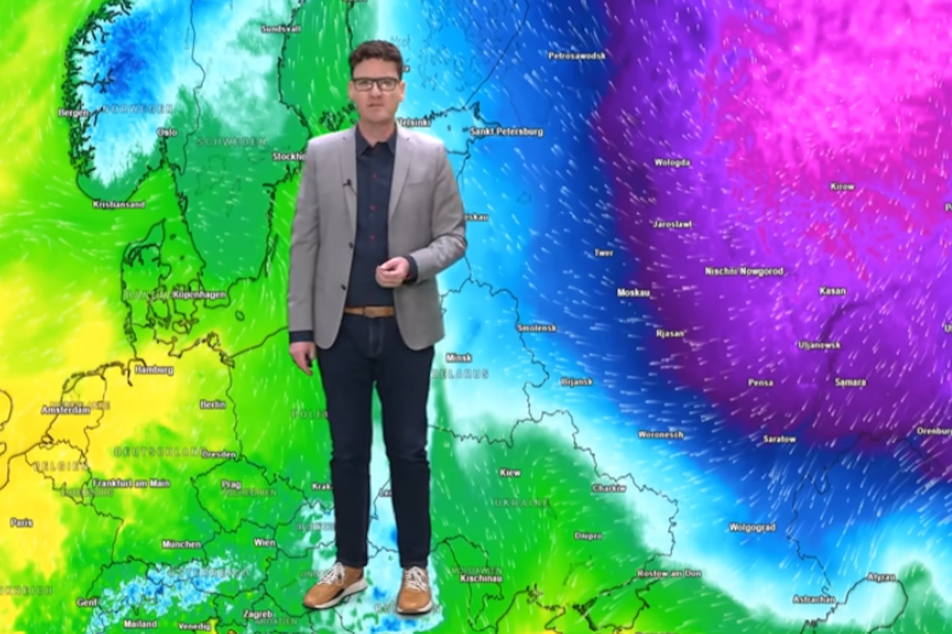 Beim Wetter rollt eine echte Kältepeitsche auf Deutschland zu, weiß Experte Dominik Jung.