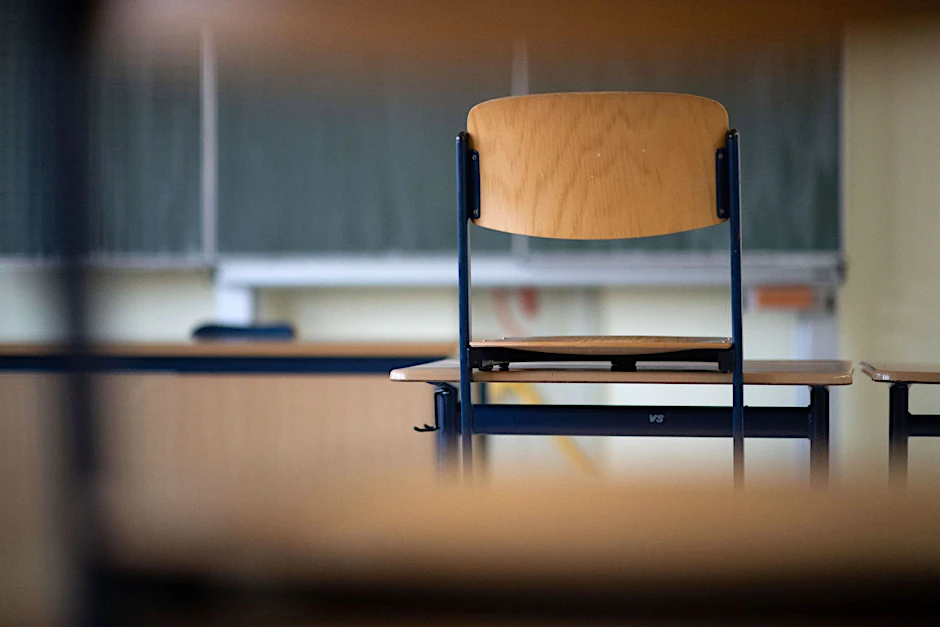 ARCHIV - Keine Lust mehr auf Schule: «Dass Deutschland erneut die vierthöchste Schulabbrecherquote in Europa hat, muss Bund und Länder umtreiben», sagt die Bundesbildungsministerin.  