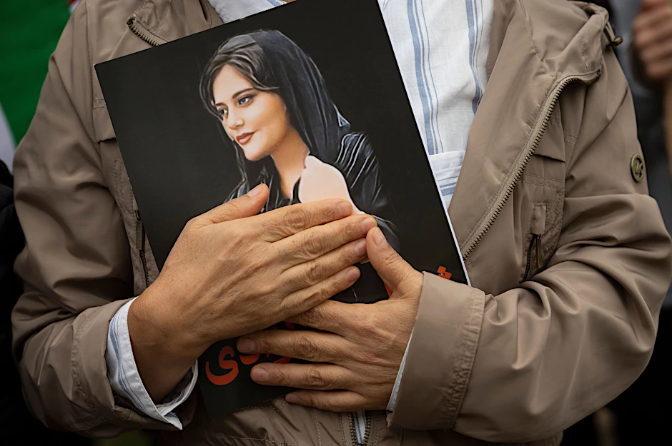 Der Tod von Mahsa Amini löste weltweit zahlreiche Proteste gegen das Mullah-Regime aus.