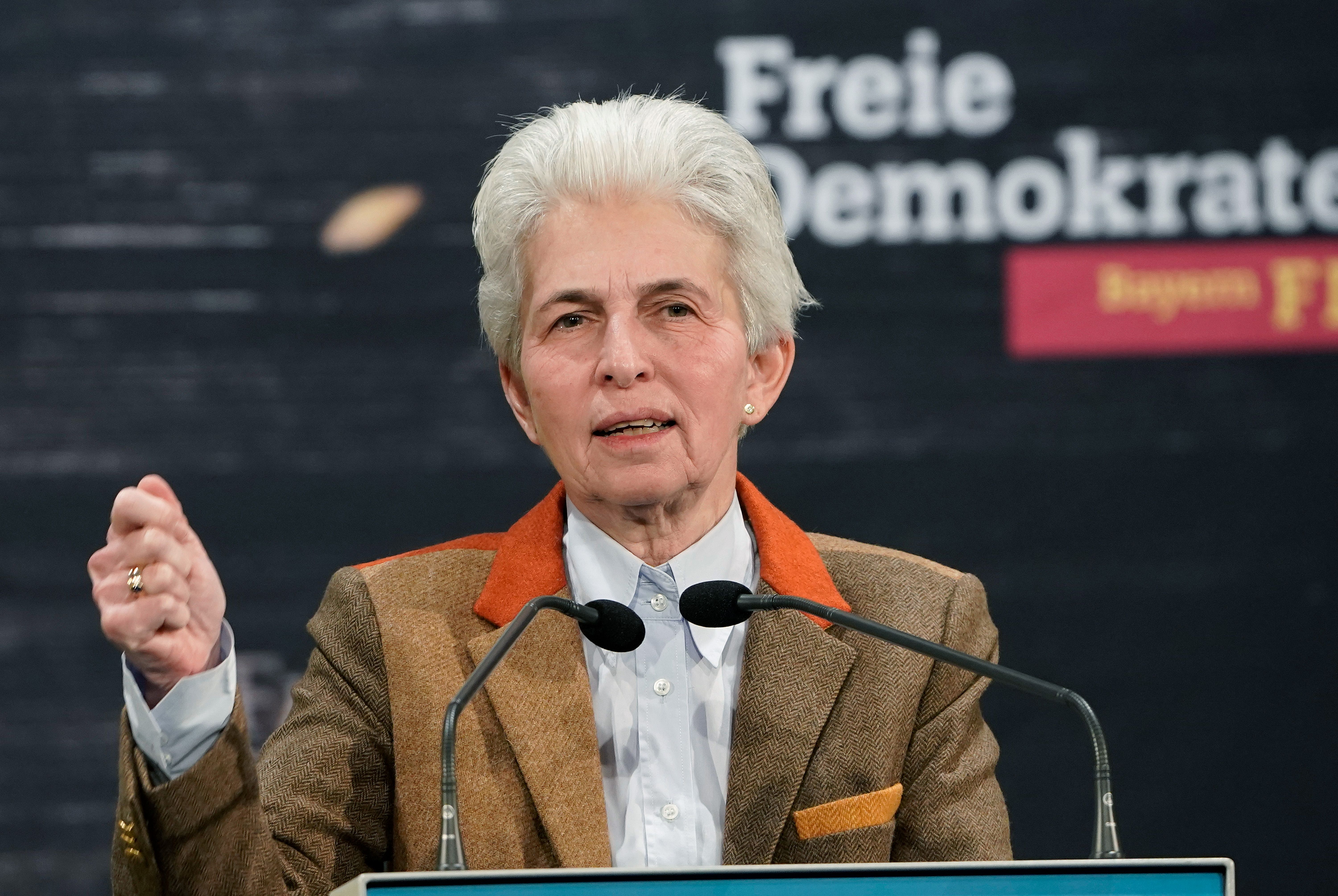 Agnes Strack-Zimmermann (FDP) gegen Alice Weidel (AfD): „Schweiz sollte Grenze für Nazis zumachen“