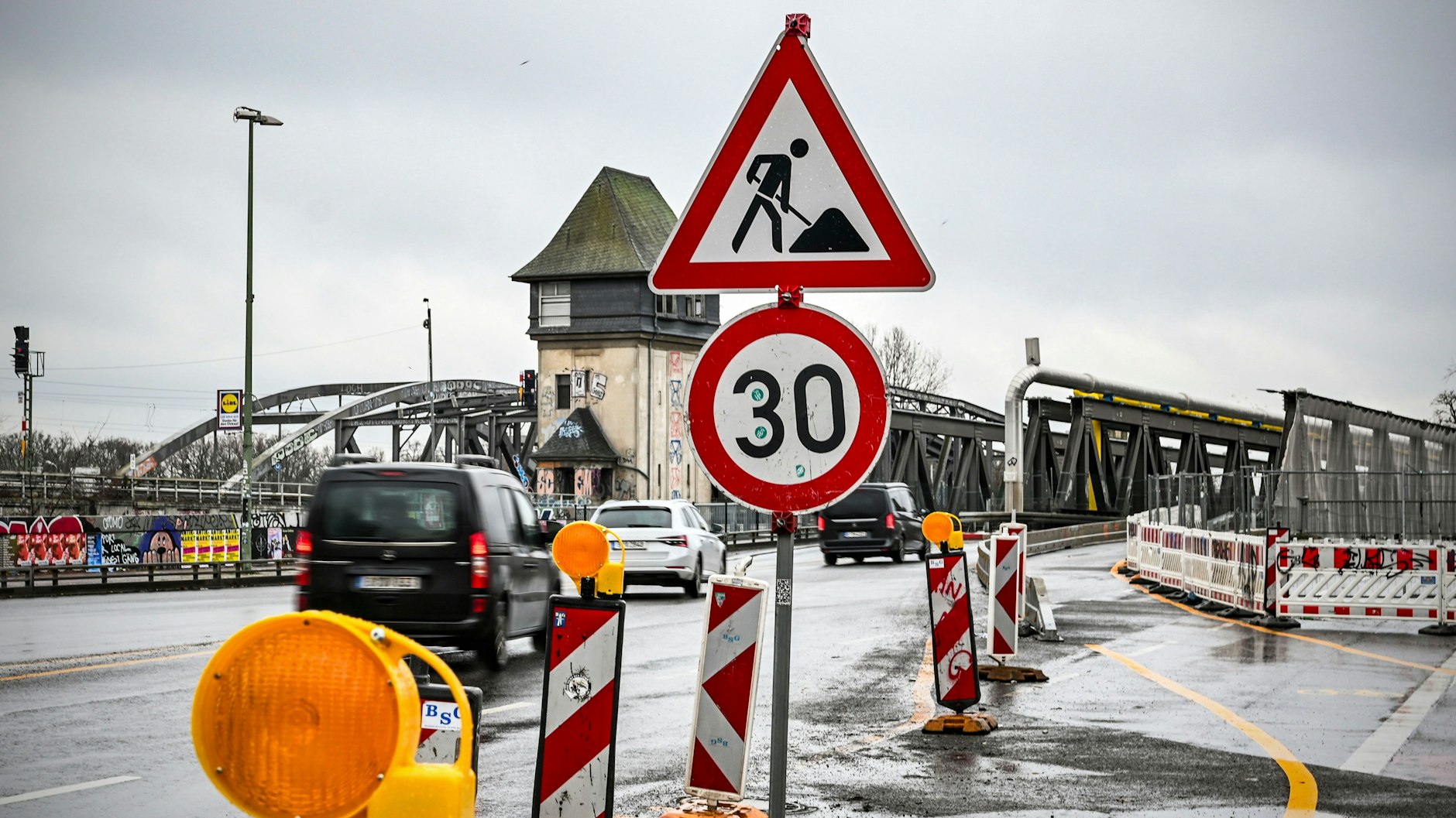 Die Bauarbeiten an der Elsenbrücke laufen schon eine ganze Weile.
