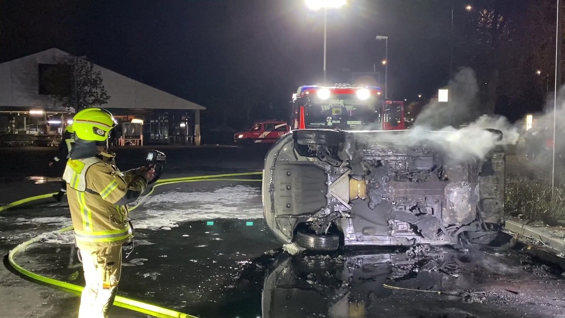 Image - E-Autos brandgefährlich? Feuerwehr räumt in Berlin mit einem Mythos auf