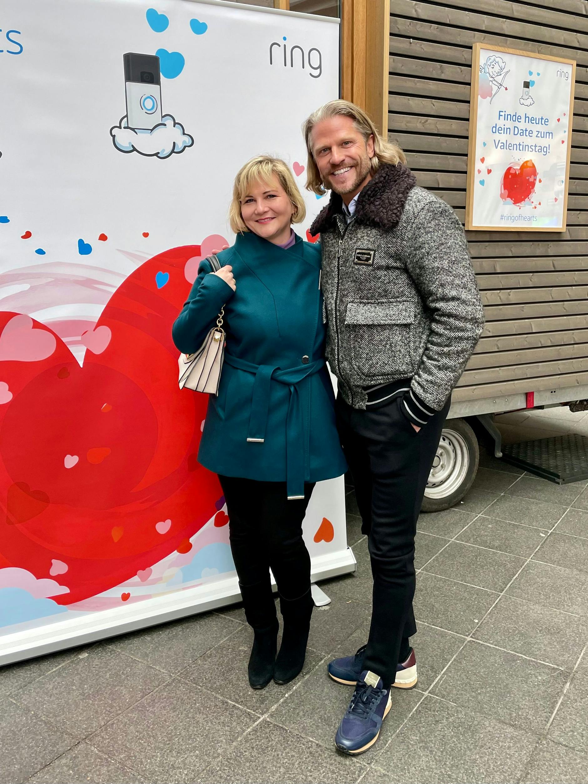 KURIER-Redakteurin Julia hat Paul Janke in seiner Funktion als Love-Coach getroffen.