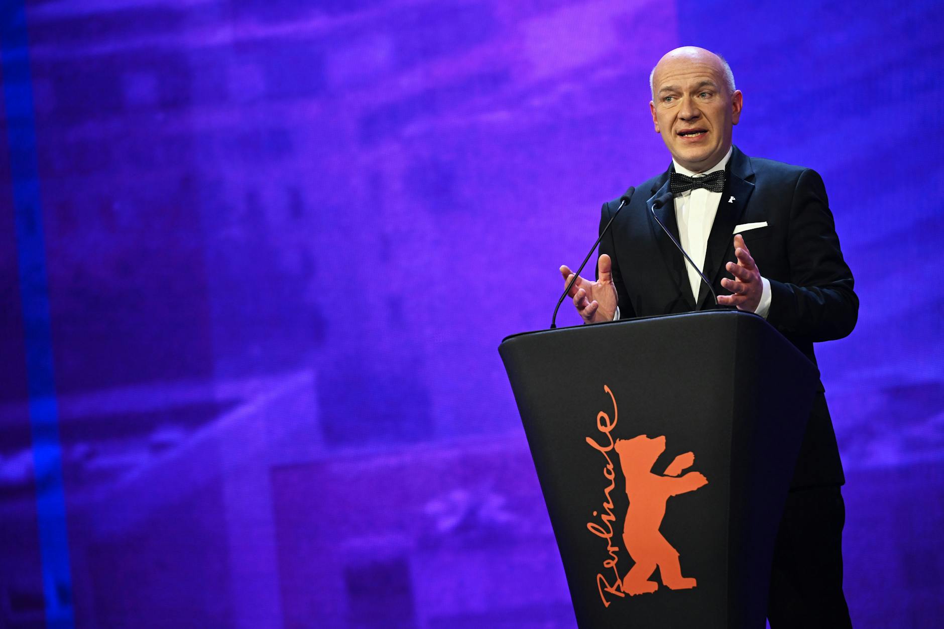 Berlins Regierender Bürgermeister Kai Wegner (CDU) spricht am Eröffnungsabend.