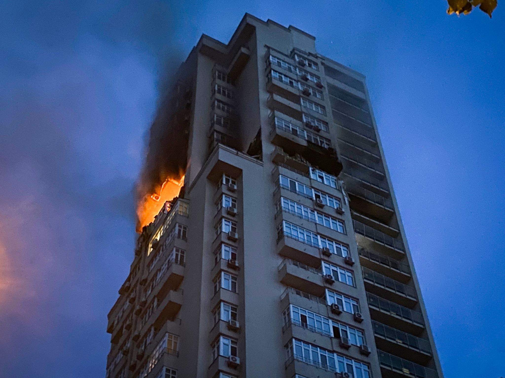 Eine Tote bei Raketenangriff auf Ukraine – Explosionen erschüttern Kiew