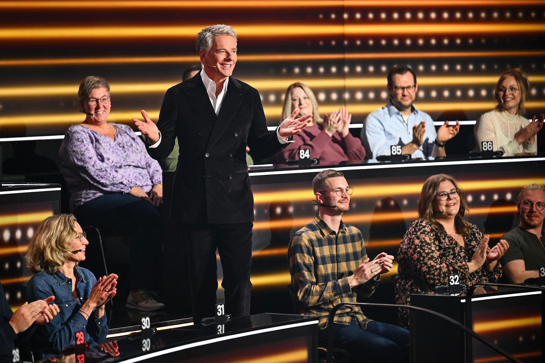 Jörg Pilawa moderiert das „1 % Quiz“ bei Sat.1 - hier werden allerlei Rätselaufgaben gestellt.