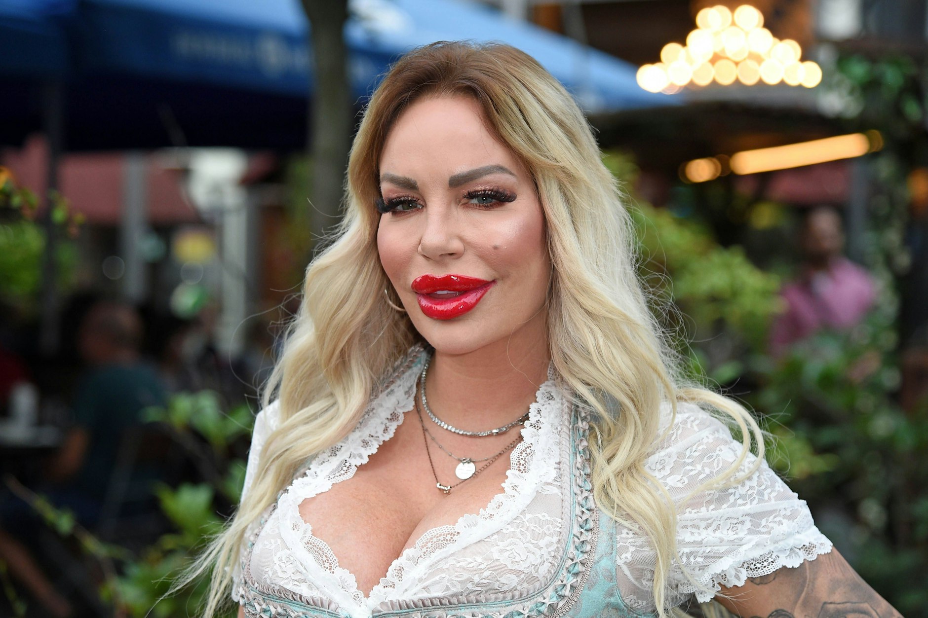 Wird Gina-Lisa die richtige Person für ihre Hochzeitspläne finden?
