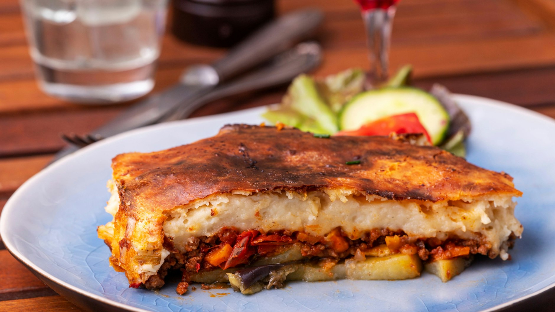 Dieses Rezept für Kartoffel-Hackfleisch-Auflauf ist so simpel und lecker.