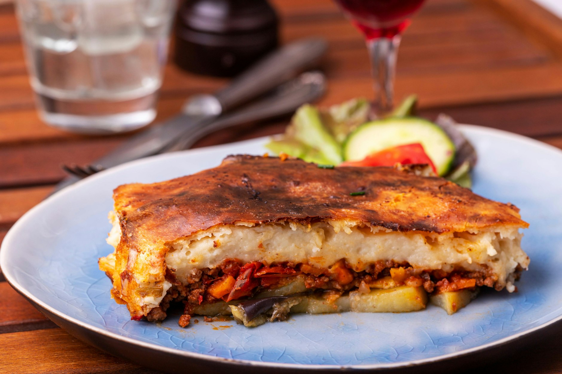 Dieses Rezept für Kartoffel-Hackfleisch-Auflauf ist so simpel und lecker.