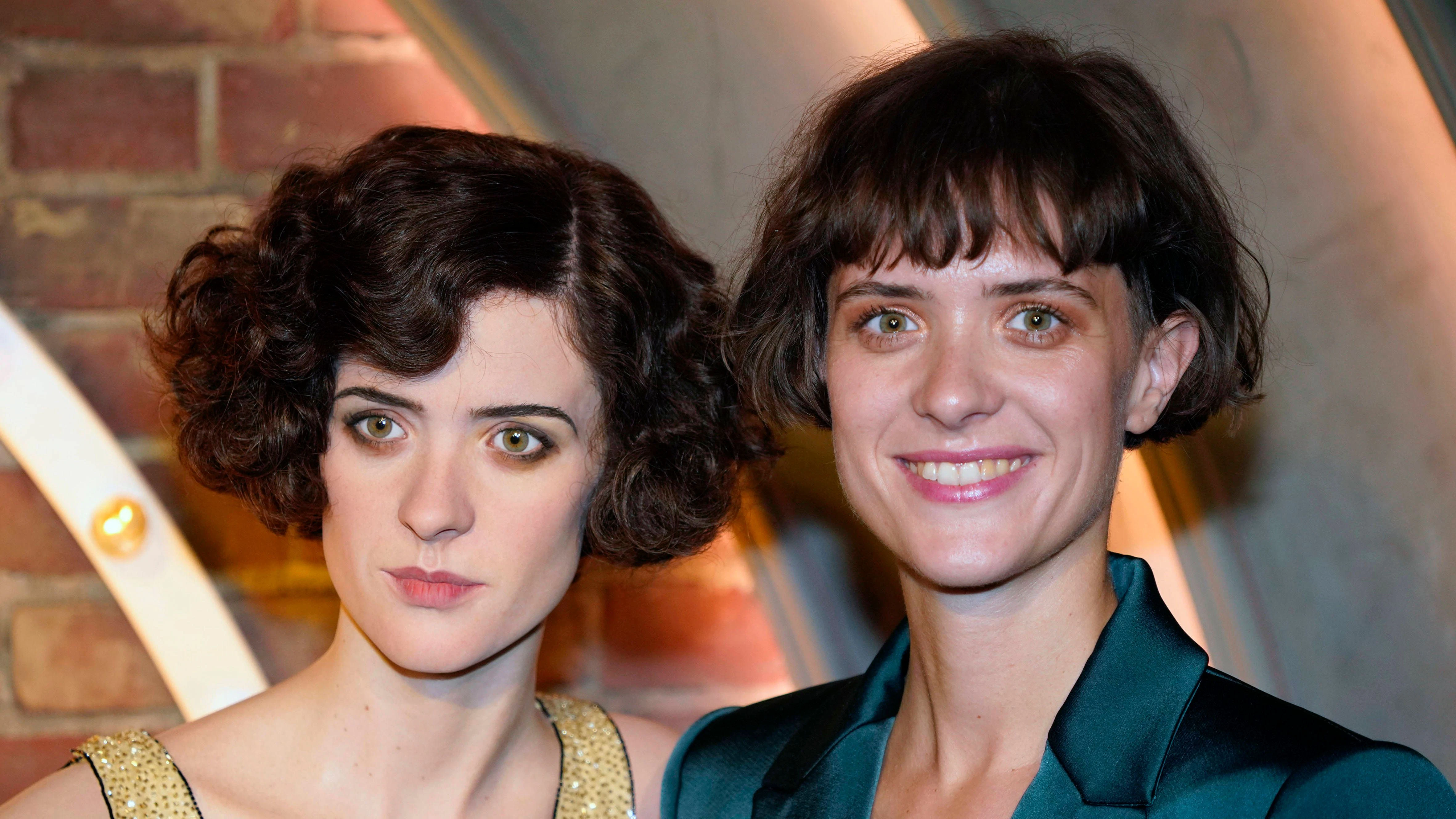 Liv Lisa Fries mit ihrer Wachsfigur bei der Eröffnung des neuen „Babylon Berlin“-Bereichs im Madame Tussauds Berlin.